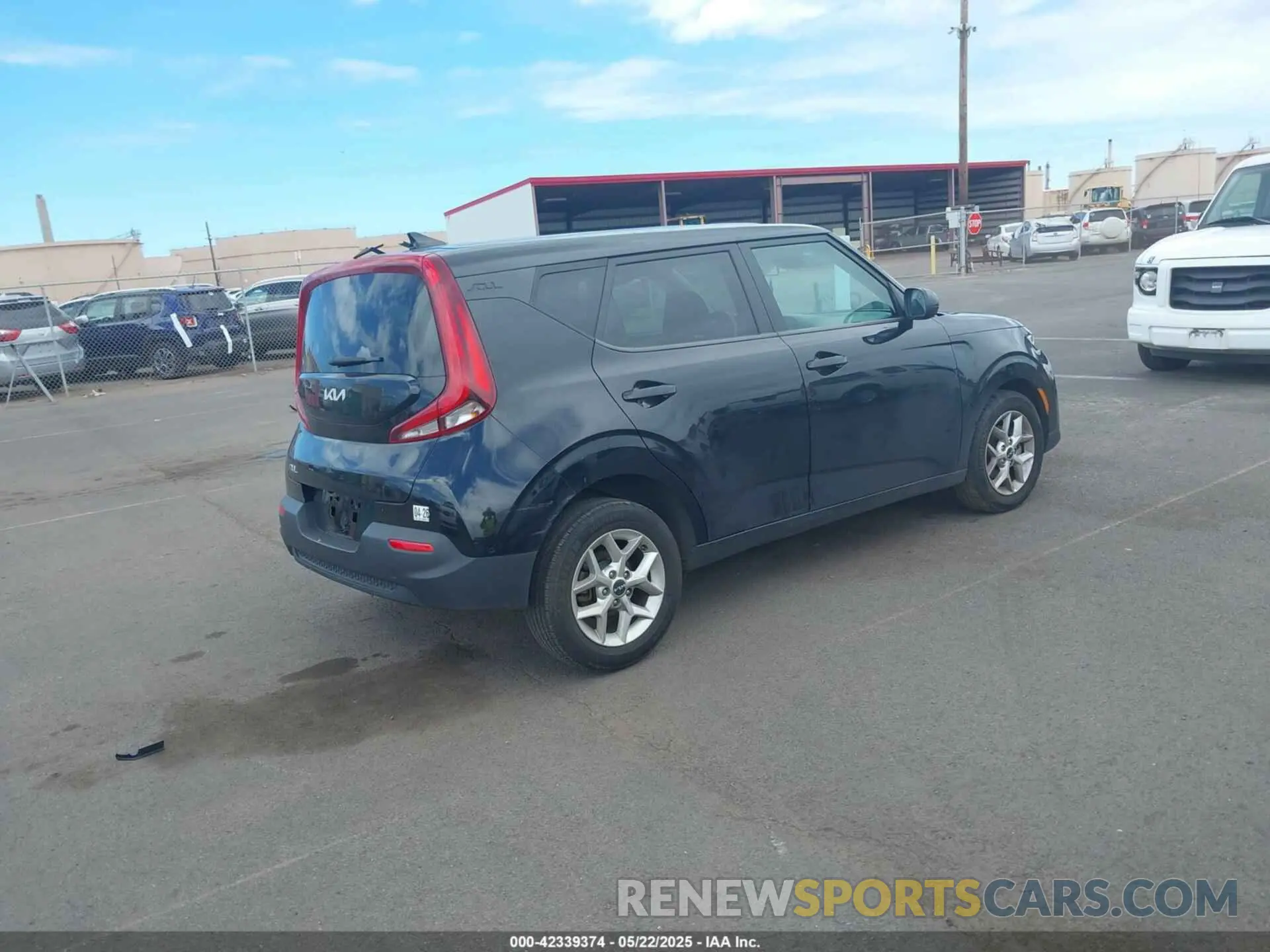 4 Photograph of a damaged car KNDJ23AU9N7171832 KIA SOUL 2022