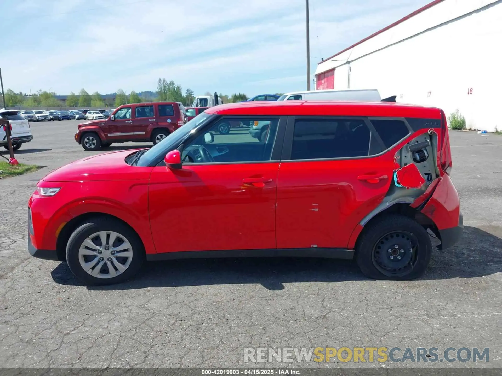 14 Photograph of a damaged car KNDJ23AU9N7183088 KIA SOUL 2022