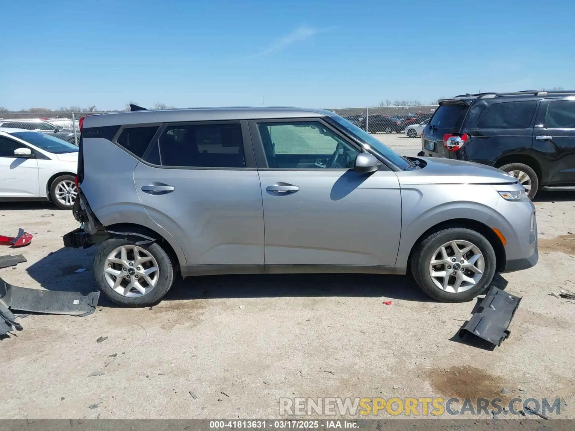 14 Photograph of a damaged car KNDJ23AU9N7823431 KIA SOUL 2022