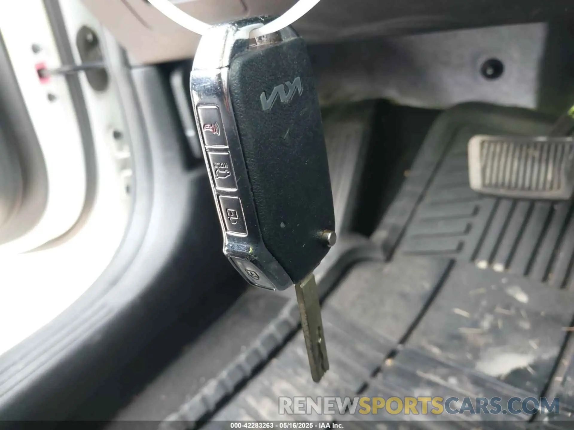 11 Photograph of a damaged car KNDJ23AU9N7829732 KIA SOUL 2022