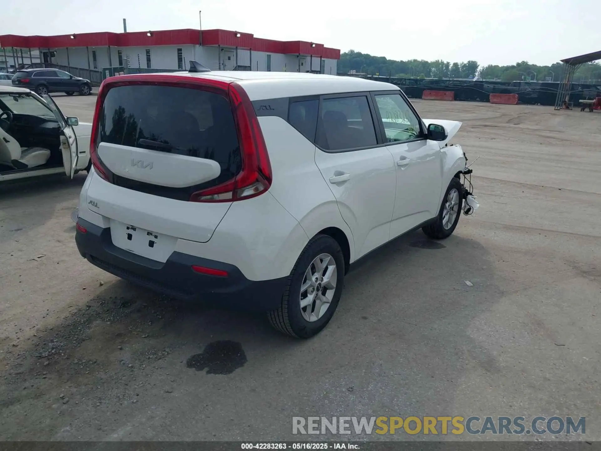 4 Photograph of a damaged car KNDJ23AU9N7829732 KIA SOUL 2022