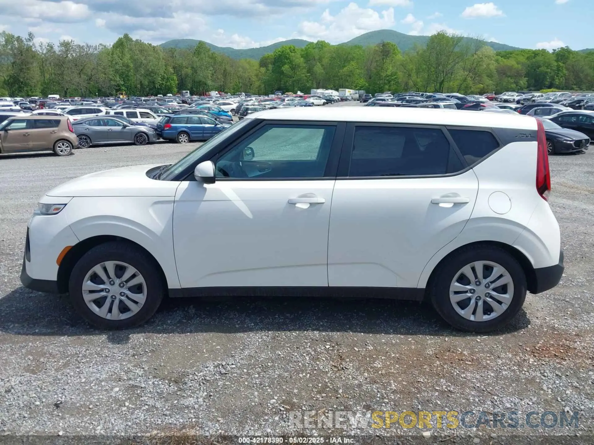 15 Photograph of a damaged car KNDJ23AU9N7830492 KIA SOUL 2022