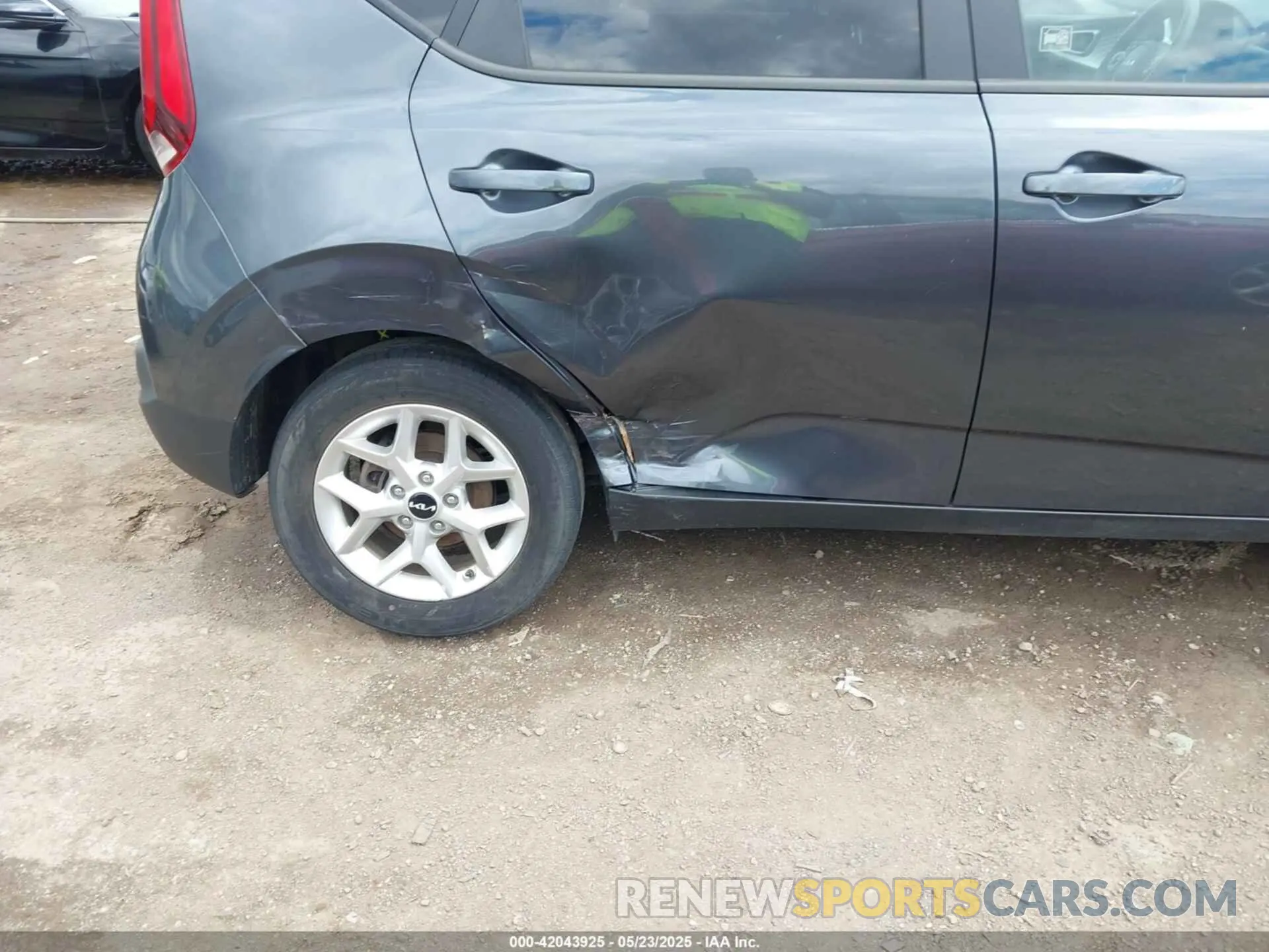 6 Photograph of a damaged car KNDJ23AUXN7806945 KIA SOUL 2022