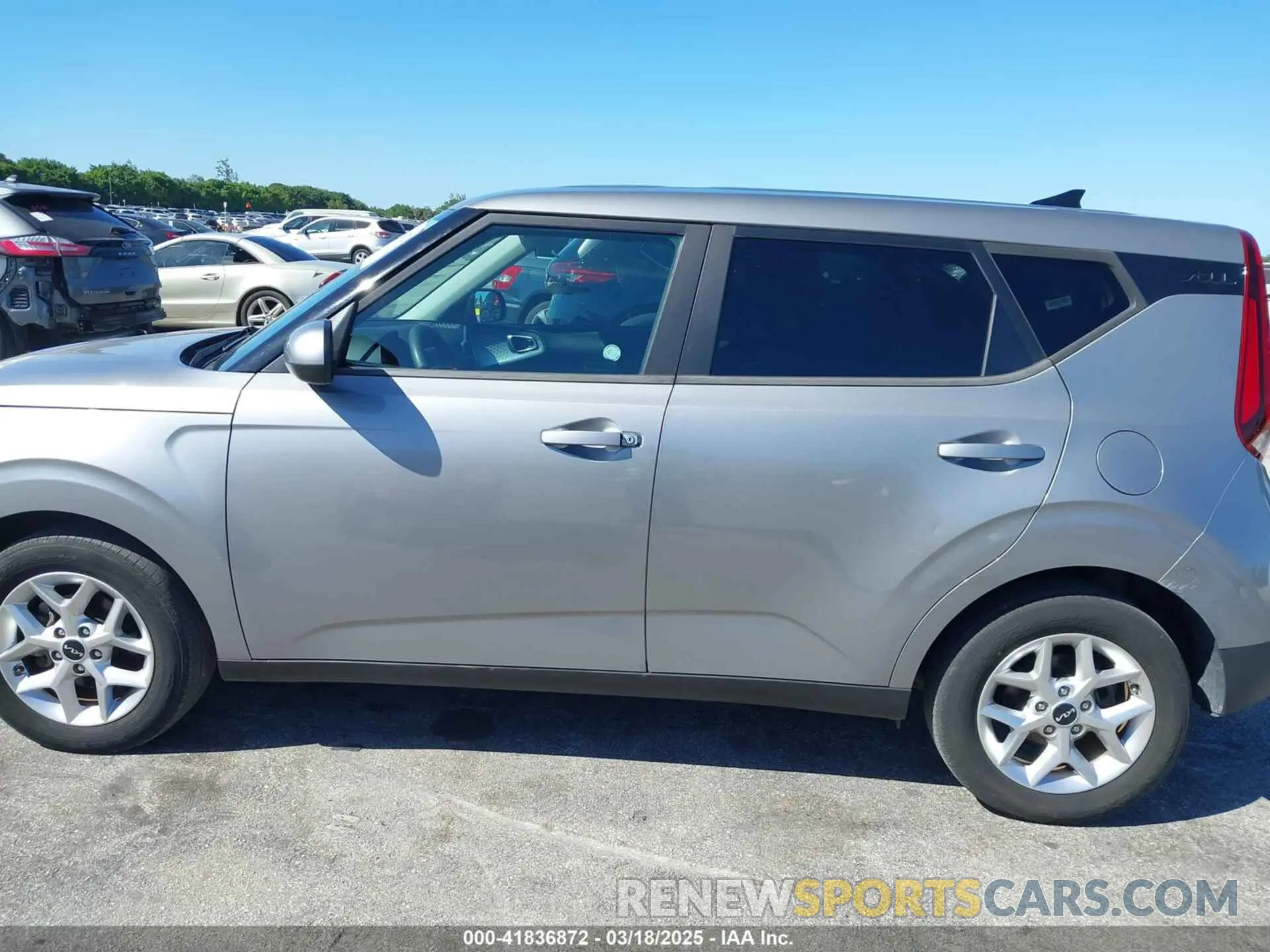 14 Photograph of a damaged car KNDJ23AUXN7810395 KIA SOUL 2022