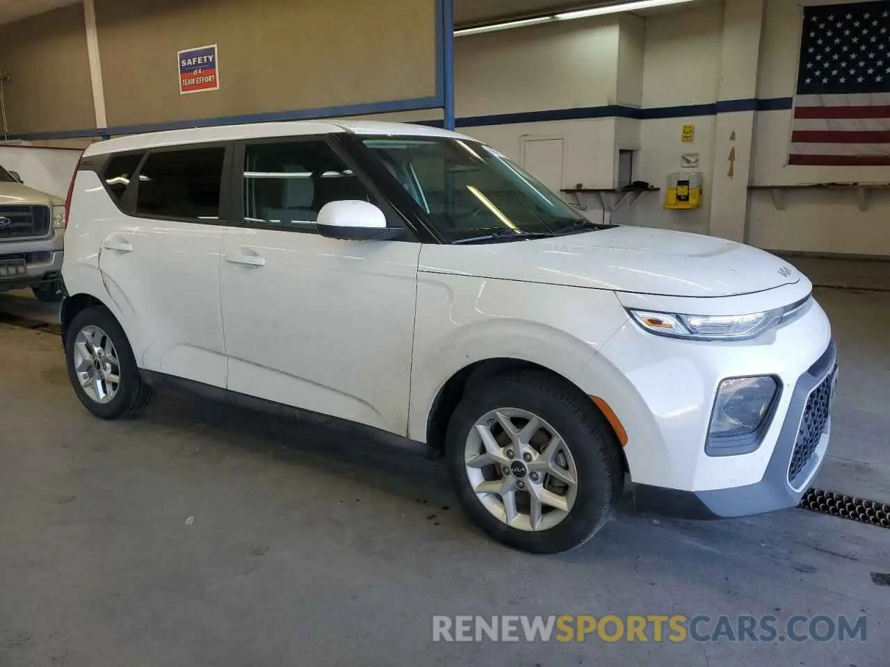 4 Photograph of a damaged car KNDJ23AUXN7830808 KIA SOUL 2022