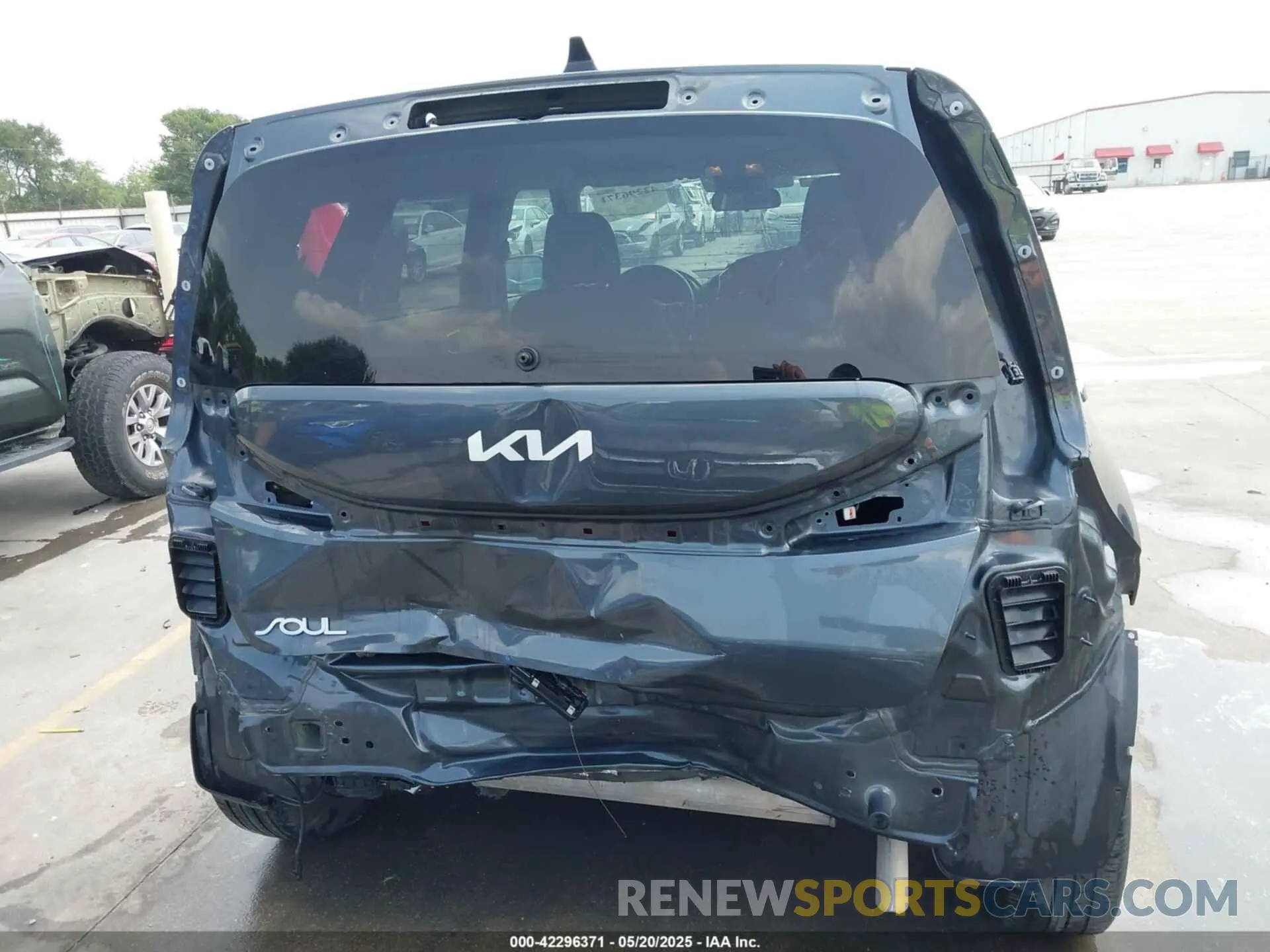 17 Photograph of a damaged car KNDJ23AUXN7837645 KIA SOUL 2022