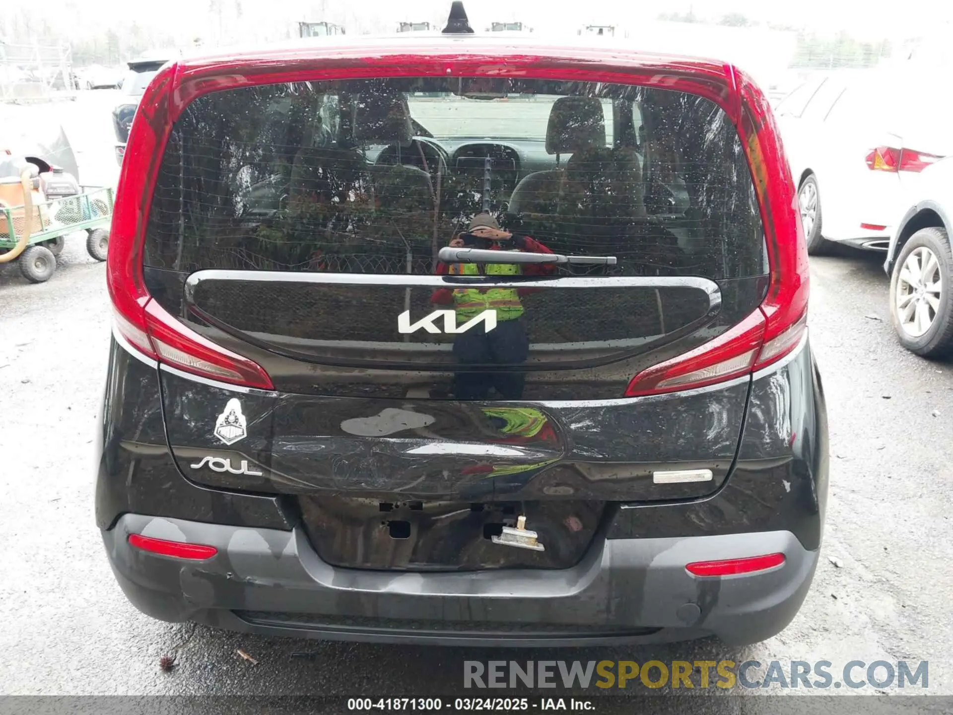 16 Photograph of a damaged car KNDJ33AU3N7798250 KIA SOUL 2022