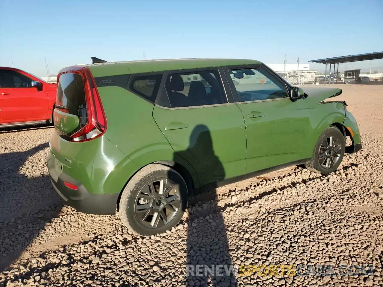 3 Photograph of a damaged car KNDJ33AU7N7170983 KIA SOUL 2022