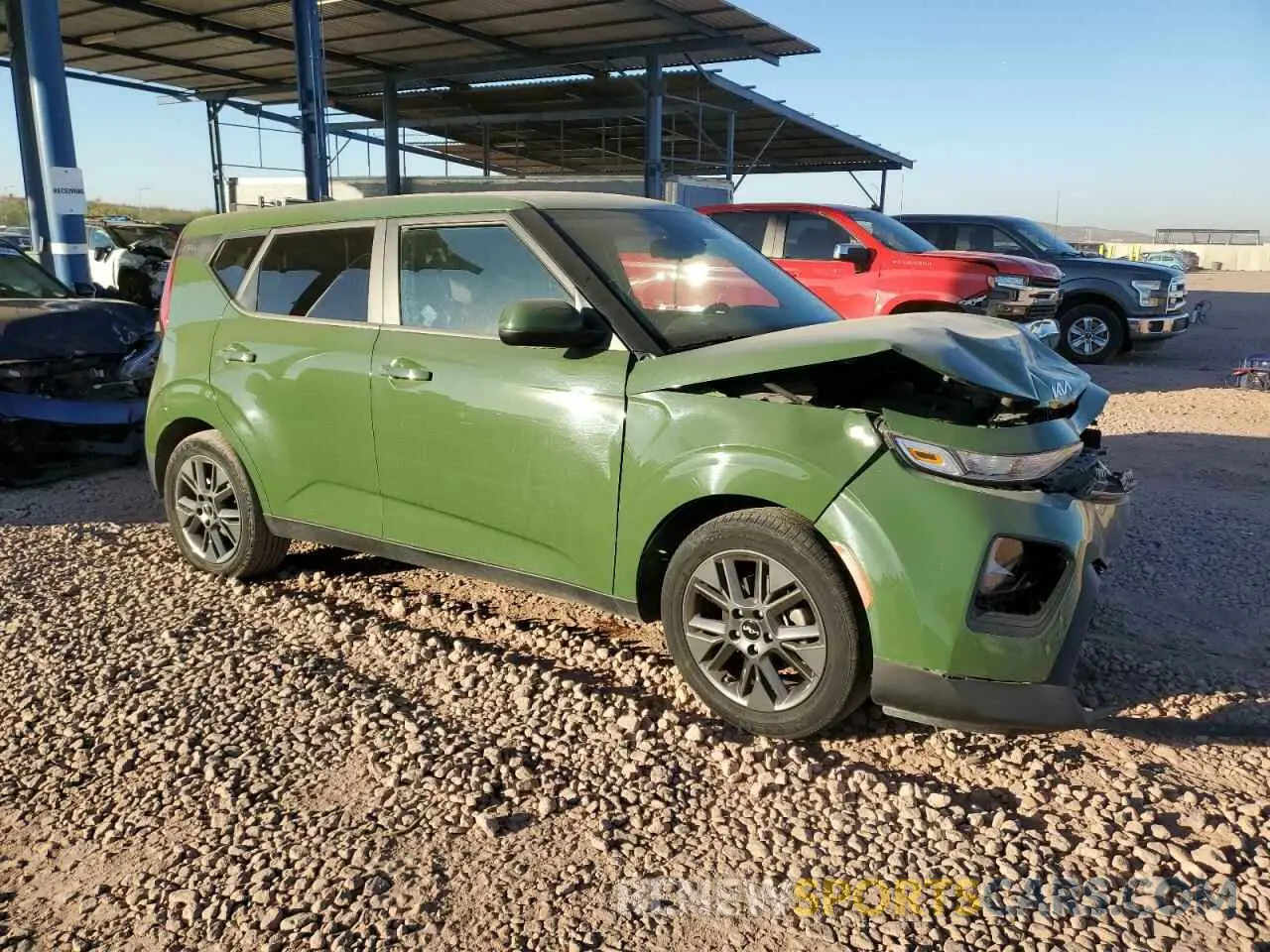 4 Photograph of a damaged car KNDJ33AU7N7170983 KIA SOUL 2022