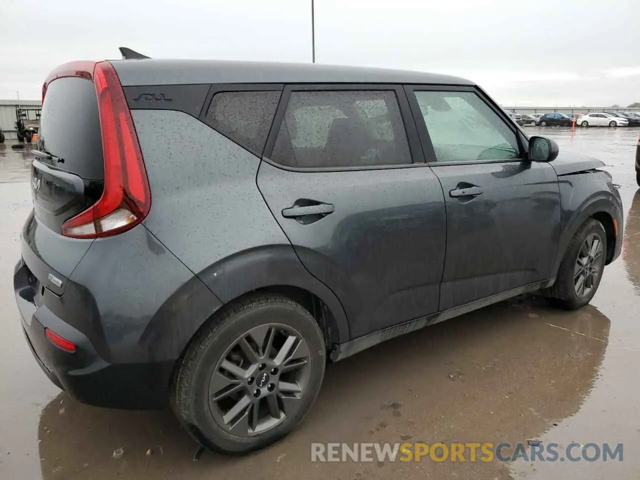 3 Photograph of a damaged car KNDJ33AU7N7826597 KIA SOUL 2022