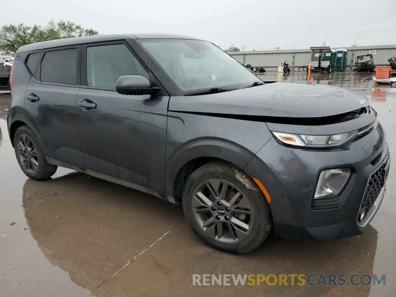 4 Photograph of a damaged car KNDJ33AU7N7826597 KIA SOUL 2022