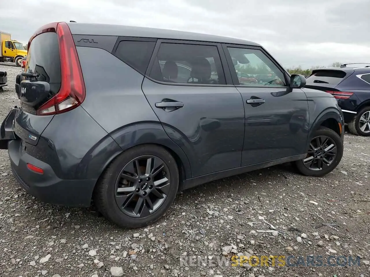 3 Photograph of a damaged car KNDJ33AU8N7823451 KIA SOUL 2022