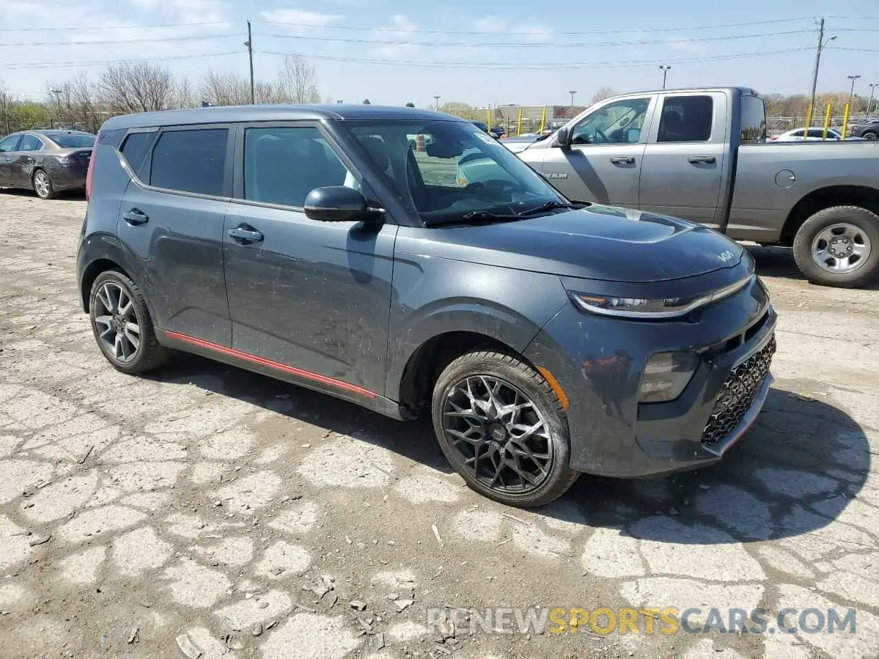 4 Photograph of a damaged car KNDJ53AF1N7818653 KIA SOUL 2022