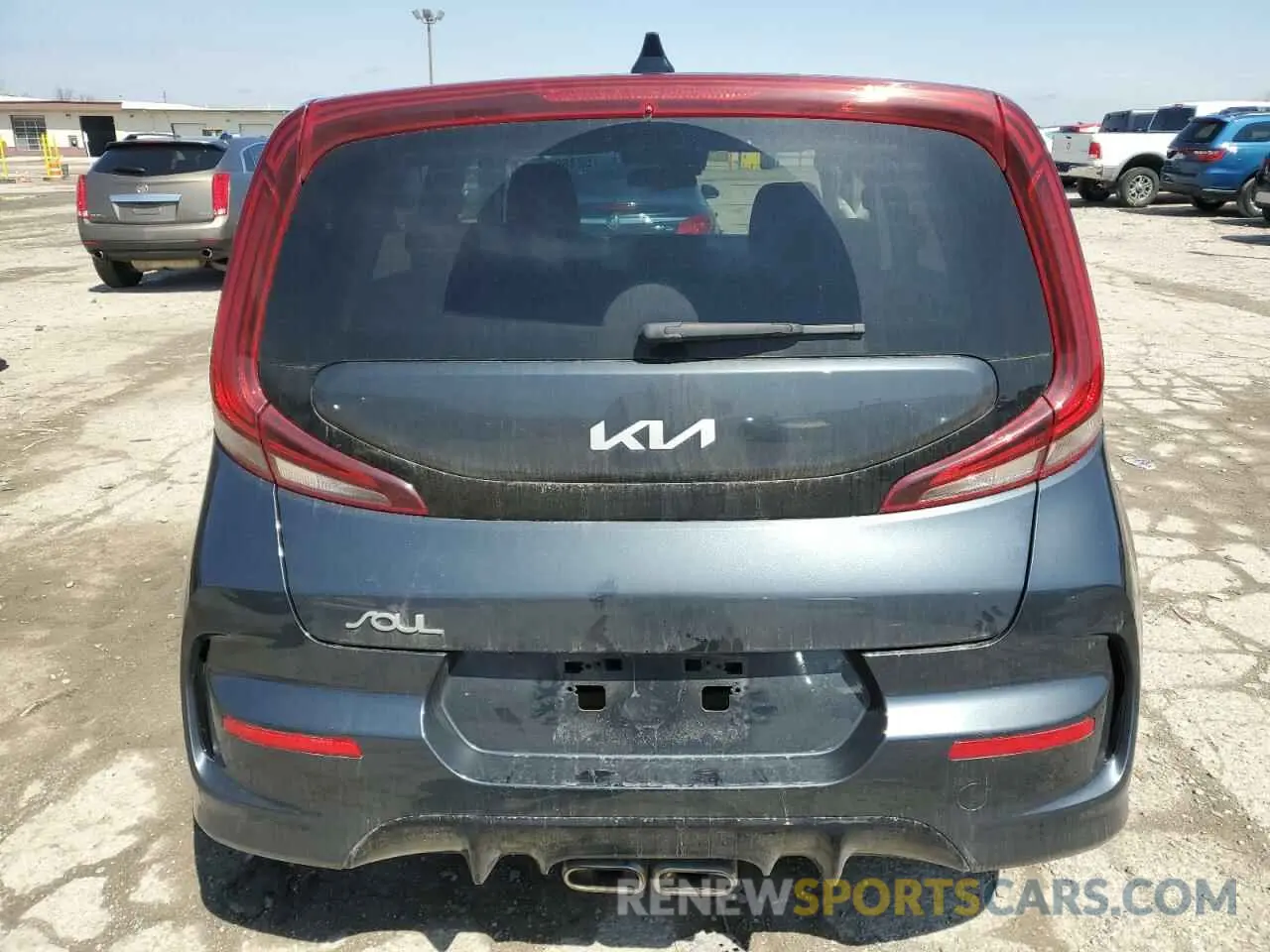 6 Photograph of a damaged car KNDJ53AF1N7818653 KIA SOUL 2022