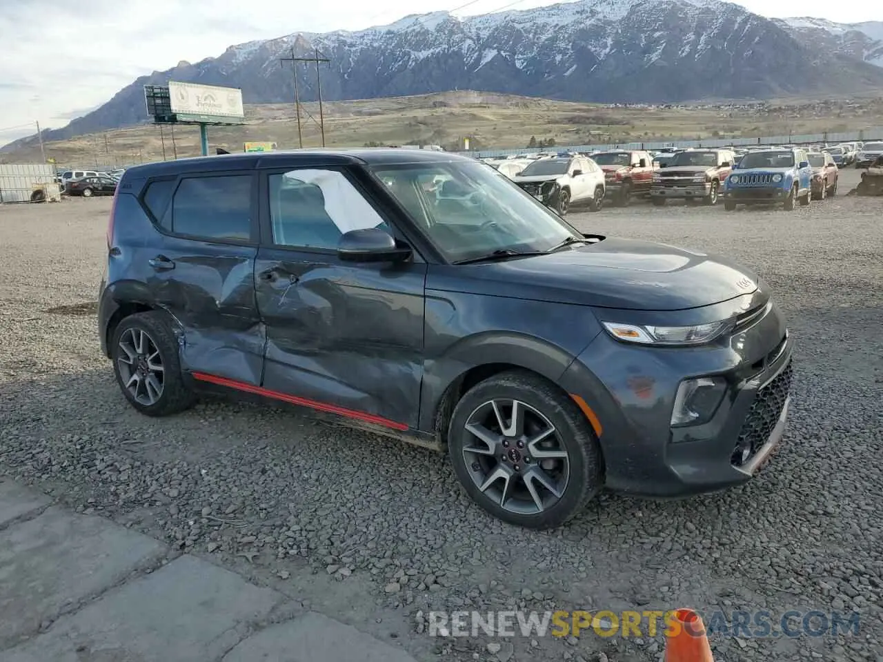 4 Photograph of a damaged car KNDJ63AU1N7824643 KIA SOUL 2022