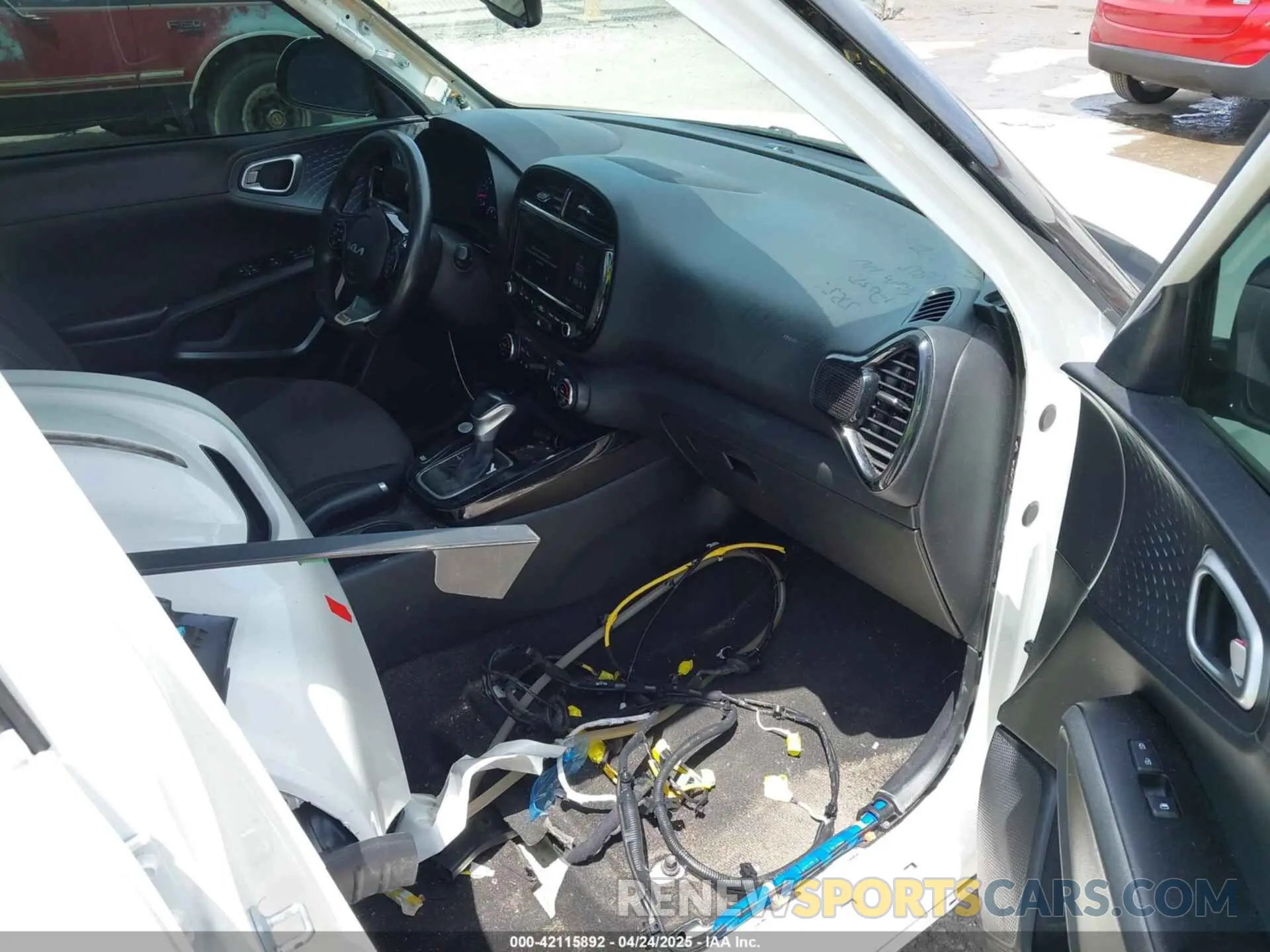 5 Photograph of a damaged car KNDJ63AU2N7166959 KIA SOUL 2022