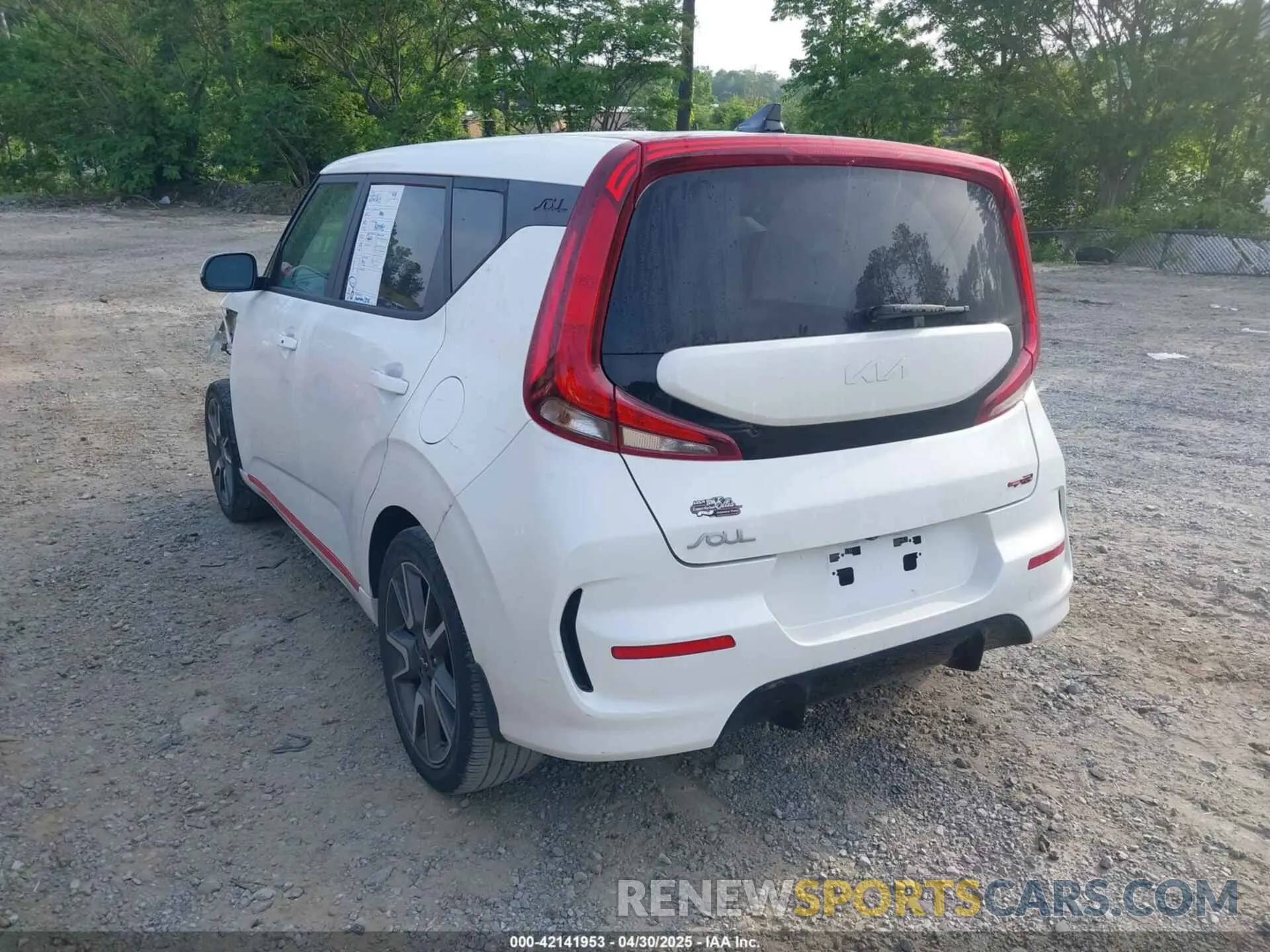 3 Photograph of a damaged car KNDJ63AU8N7151589 KIA SOUL 2022