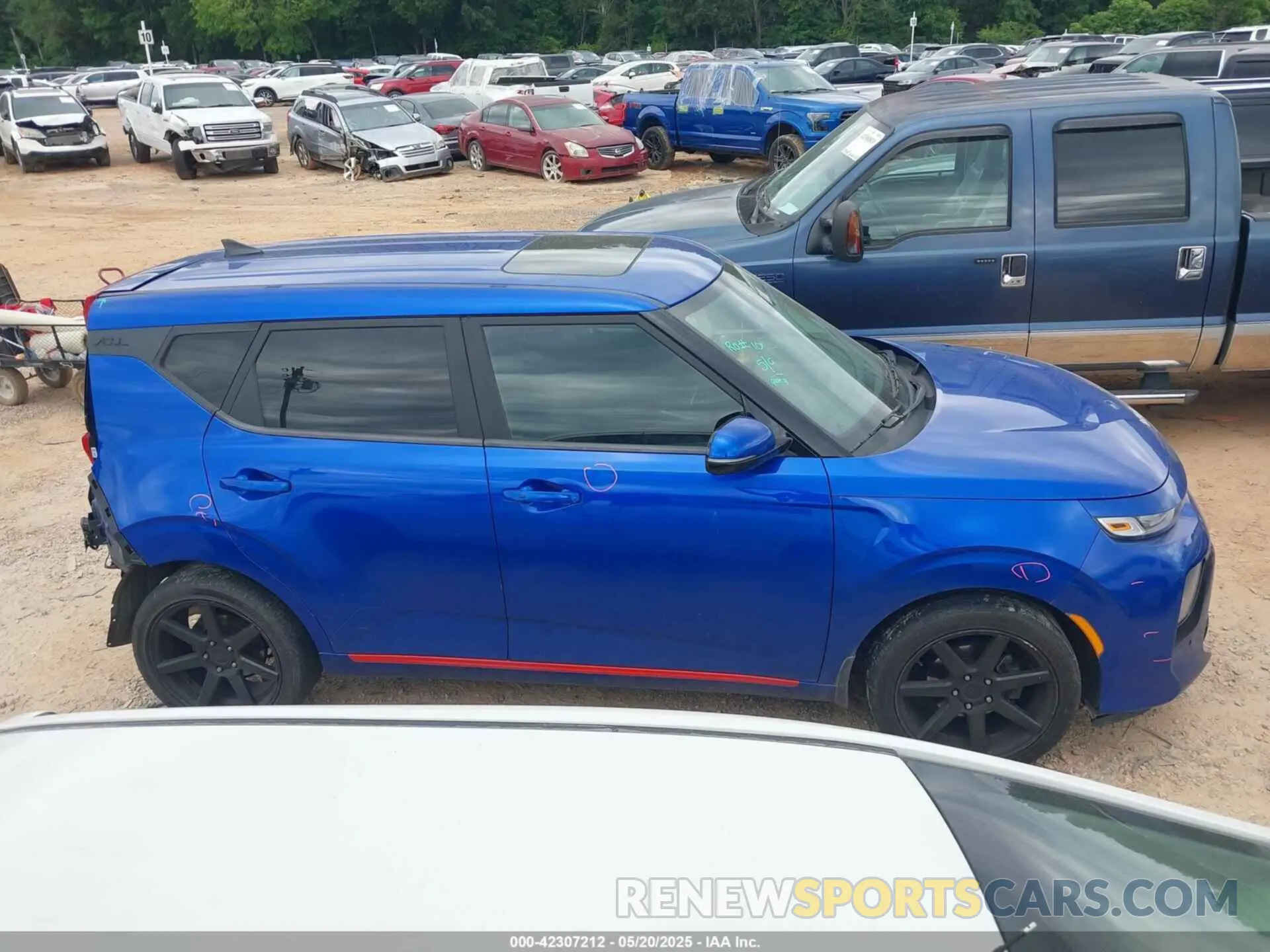 13 Photograph of a damaged car KNDJ63AU8N7818208 KIA SOUL 2022