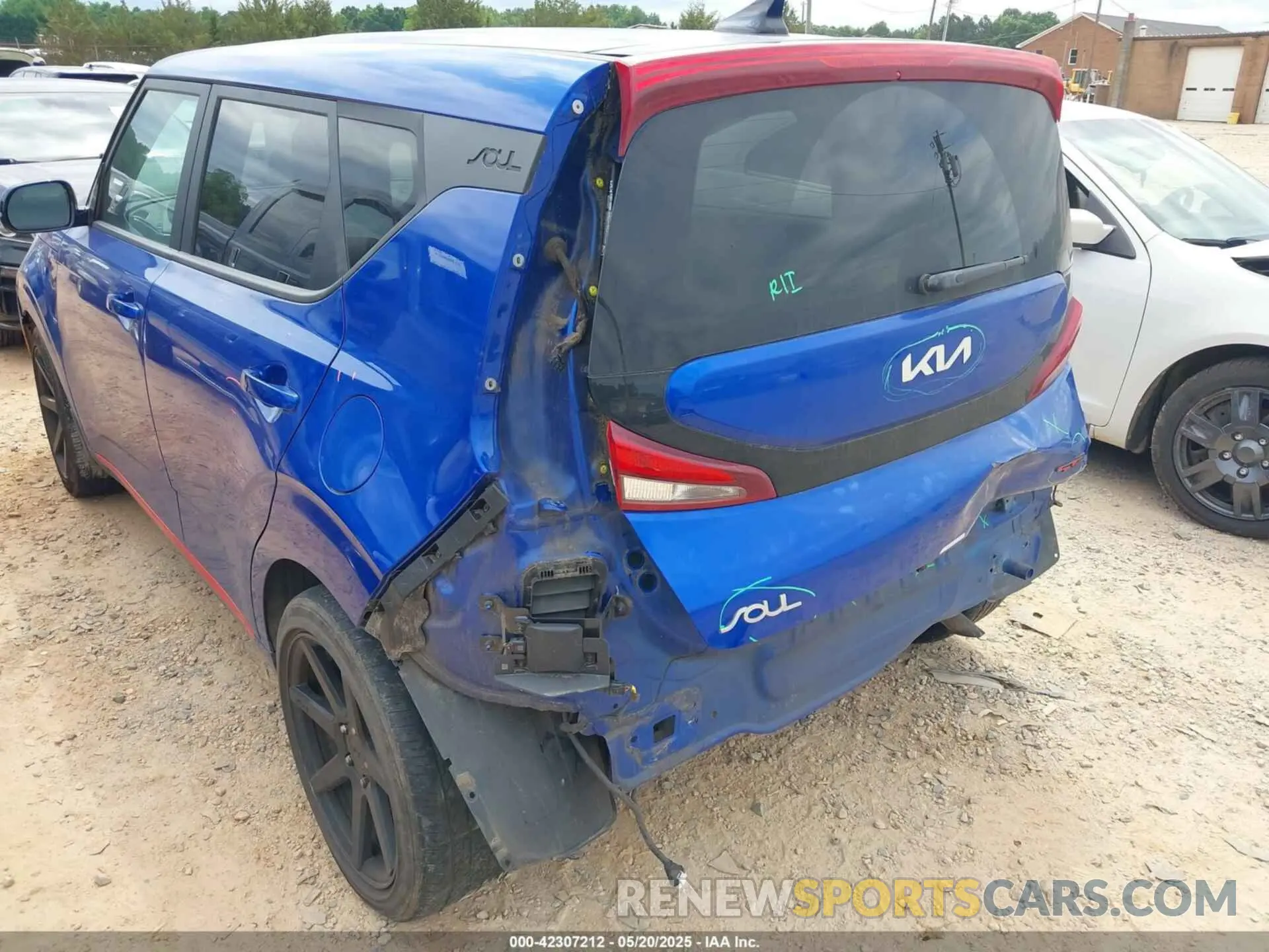 6 Photograph of a damaged car KNDJ63AU8N7818208 KIA SOUL 2022
