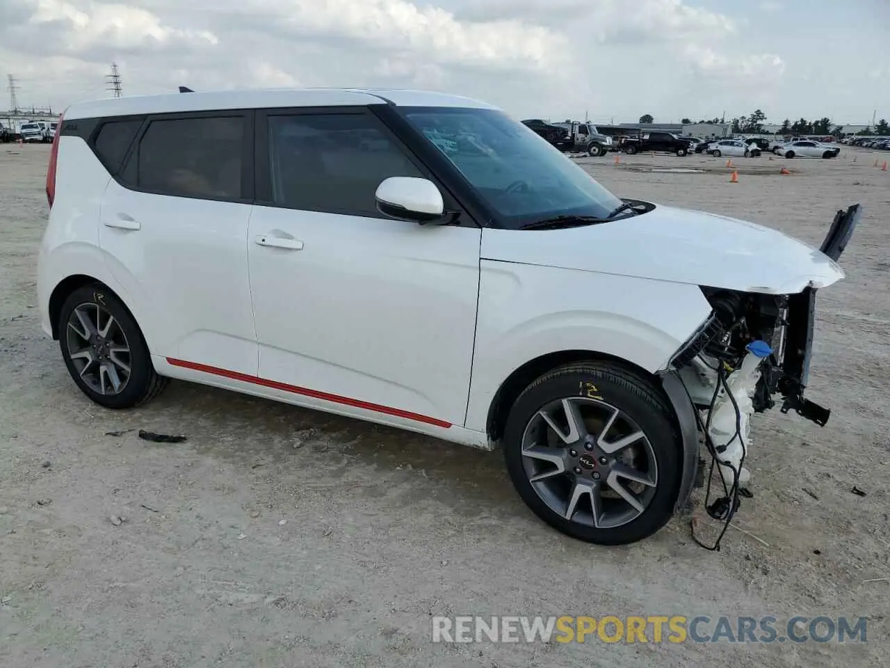 4 Photograph of a damaged car KNDJ63AUXN7167115 KIA SOUL 2022