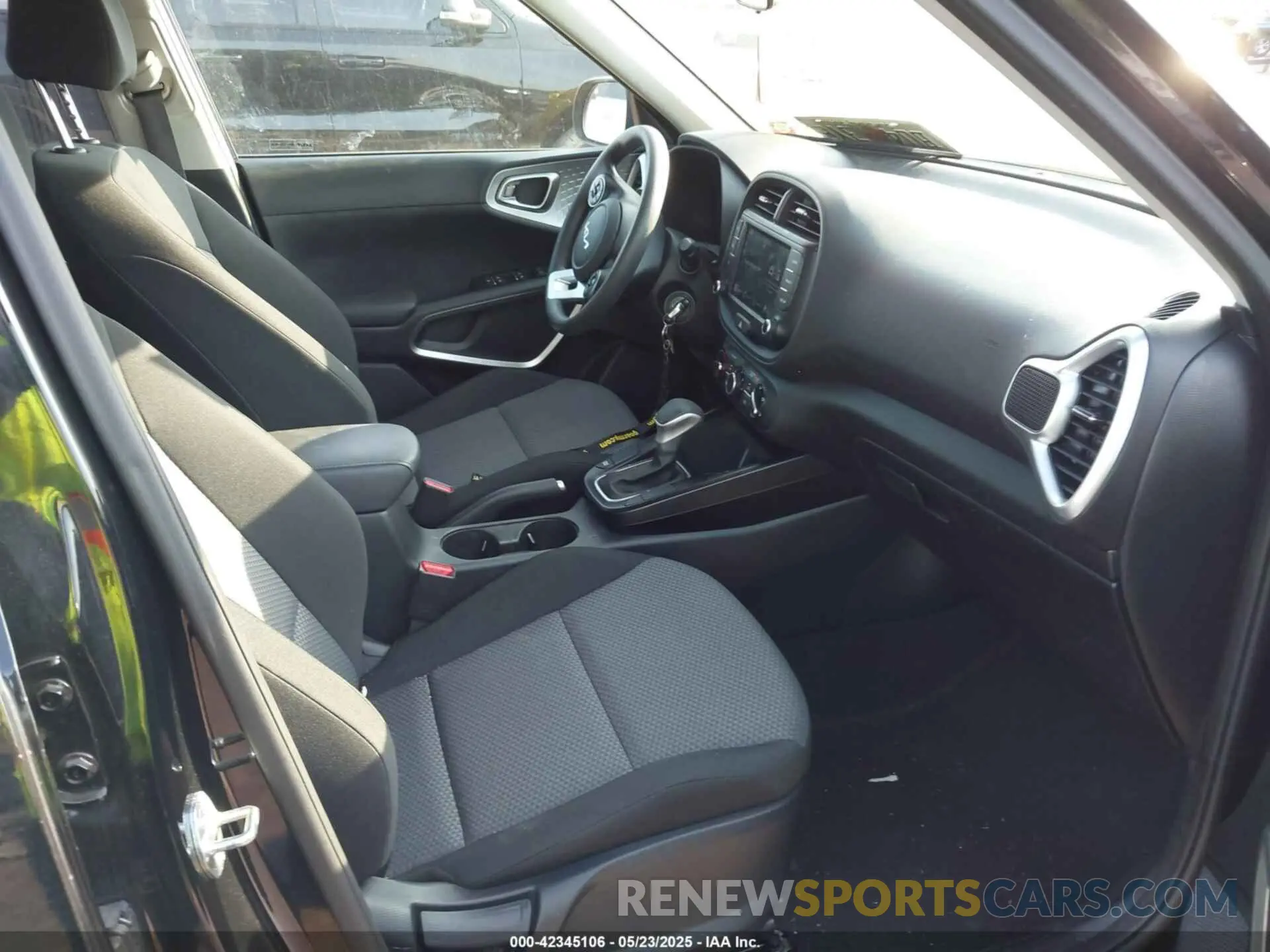 5 Photograph of a damaged car KNEJ23AUXN7171371 KIA SOUL 2022
