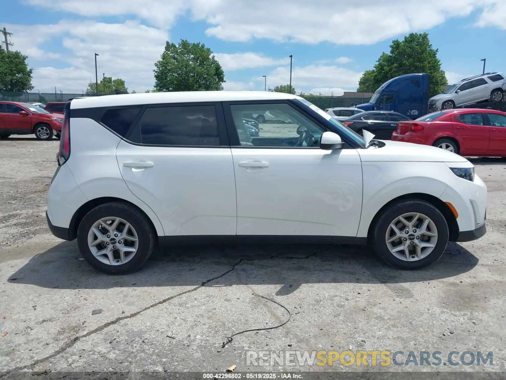 13 Photograph of a damaged car KNDJ23AU0P7864114 KIA SOUL 2023