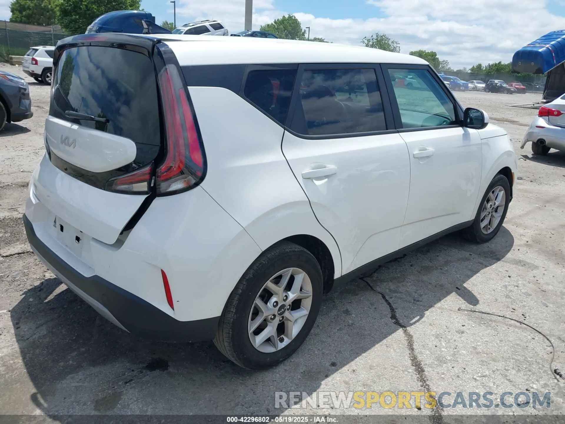 4 Photograph of a damaged car KNDJ23AU0P7864114 KIA SOUL 2023