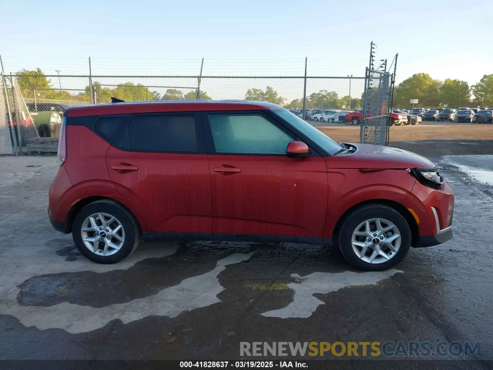 13 Photograph of a damaged car KNDJ23AU0P7881219 KIA SOUL 2023