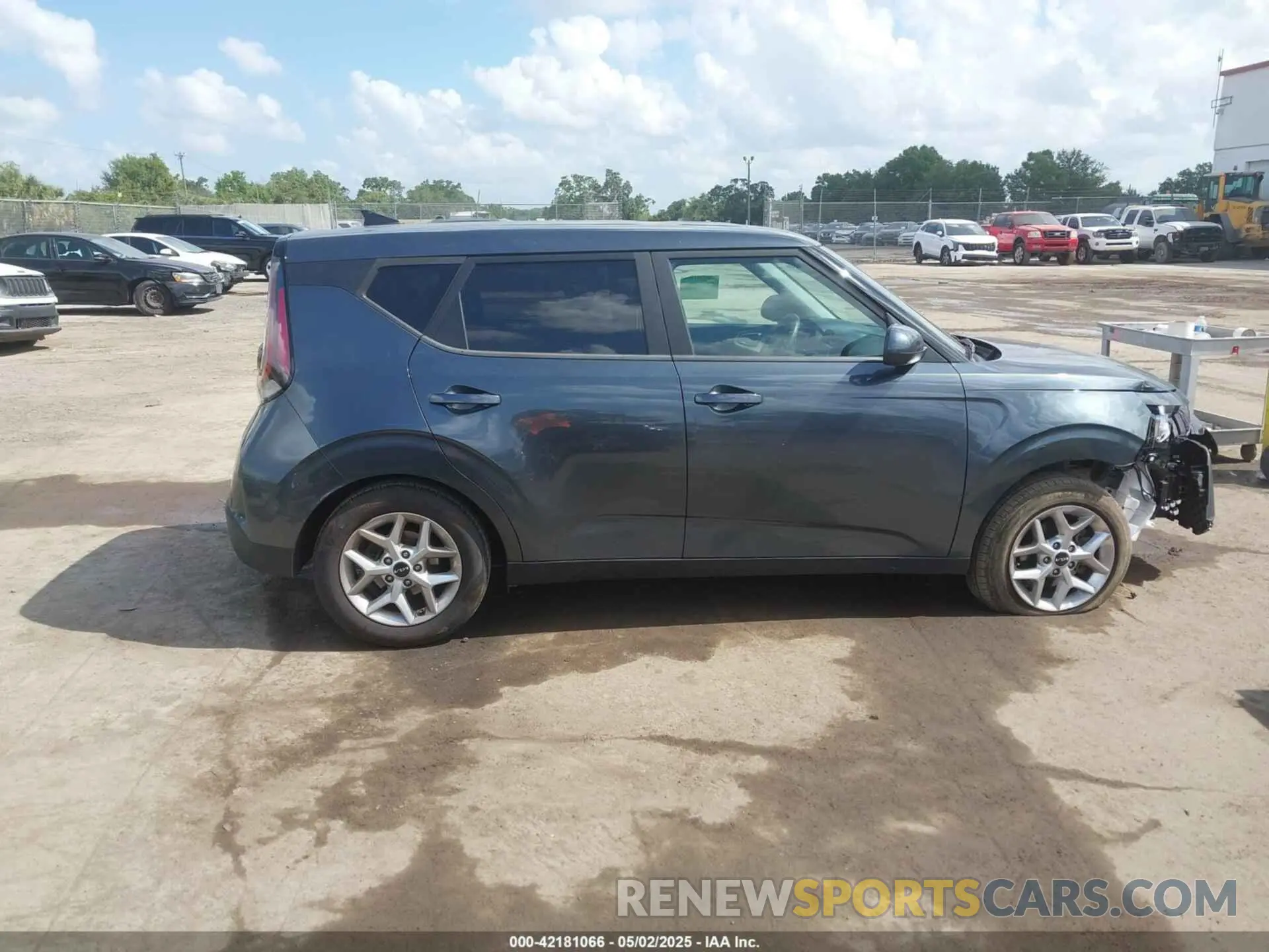 13 Photograph of a damaged car KNDJ23AU1P7196260 KIA SOUL 2023
