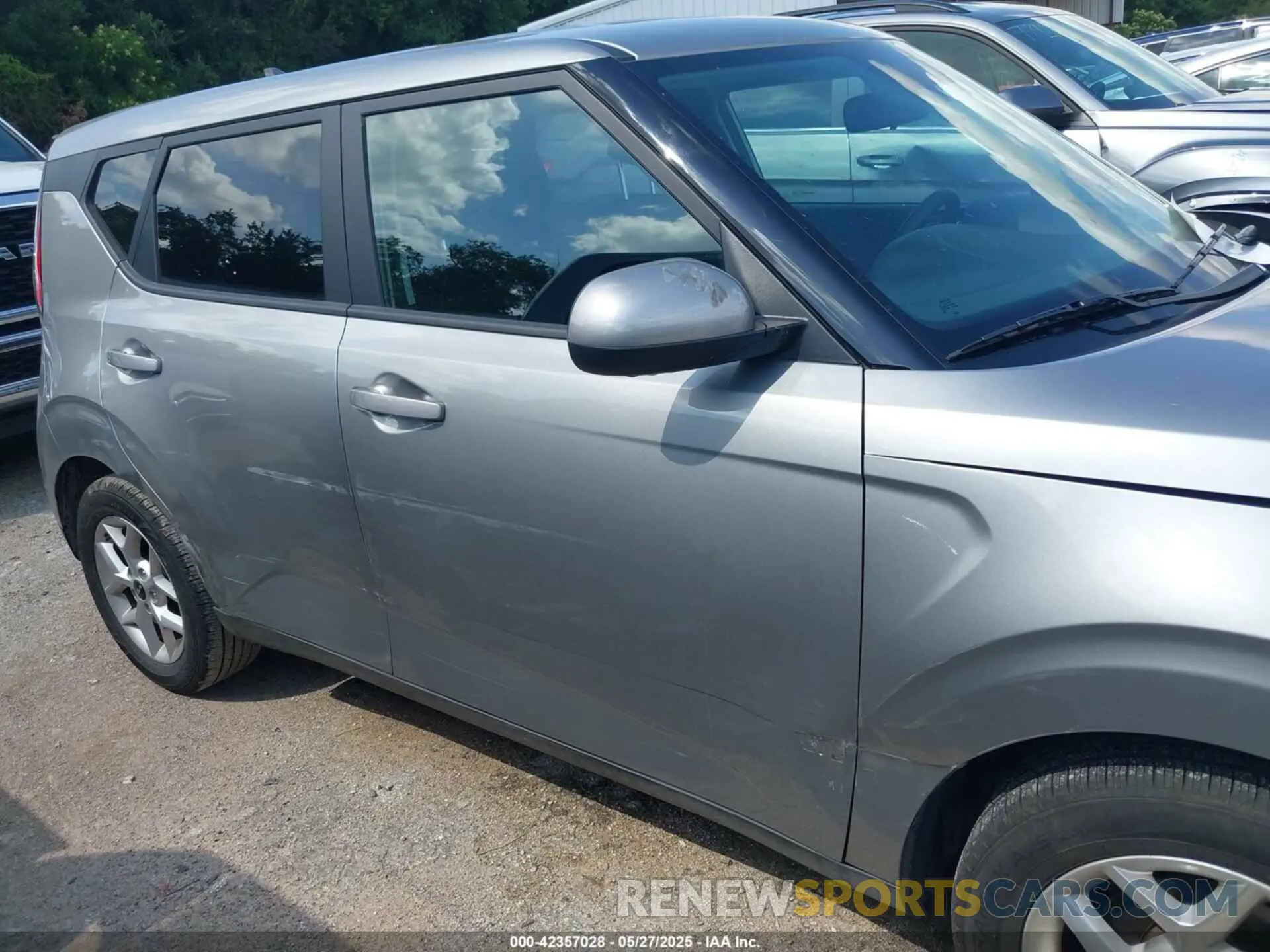 13 Photograph of a damaged car KNDJ23AU1P7876336 KIA SOUL 2023