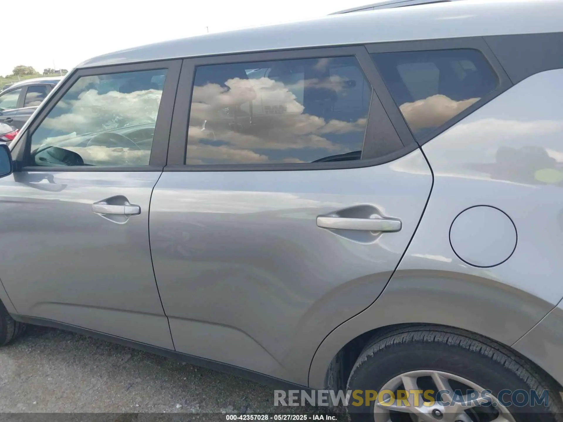 14 Photograph of a damaged car KNDJ23AU1P7876336 KIA SOUL 2023