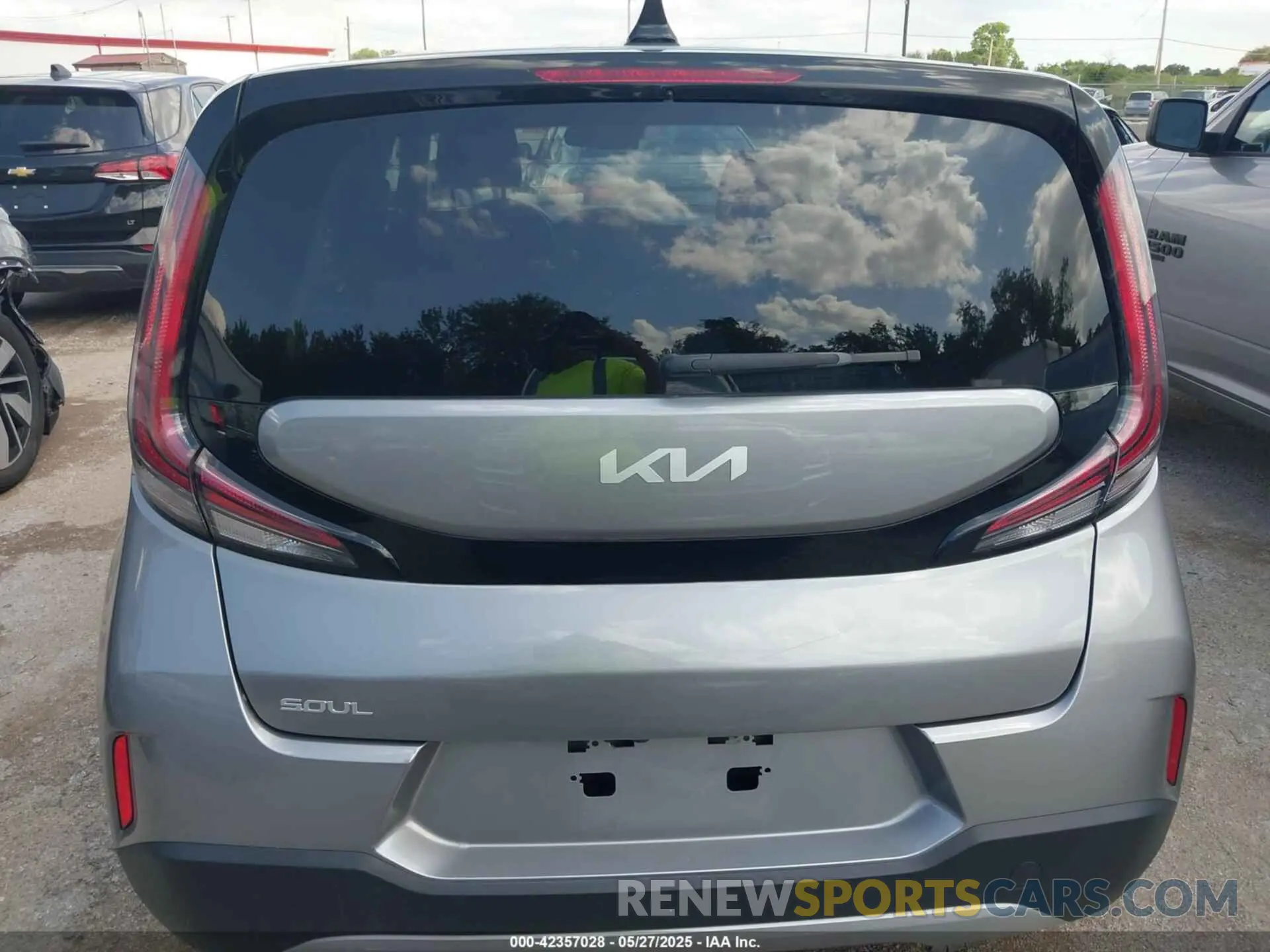 16 Photograph of a damaged car KNDJ23AU1P7876336 KIA SOUL 2023
