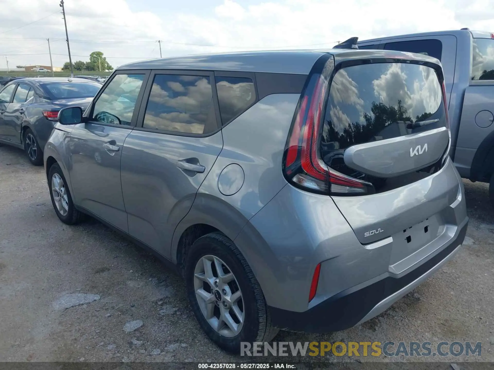 3 Photograph of a damaged car KNDJ23AU1P7876336 KIA SOUL 2023