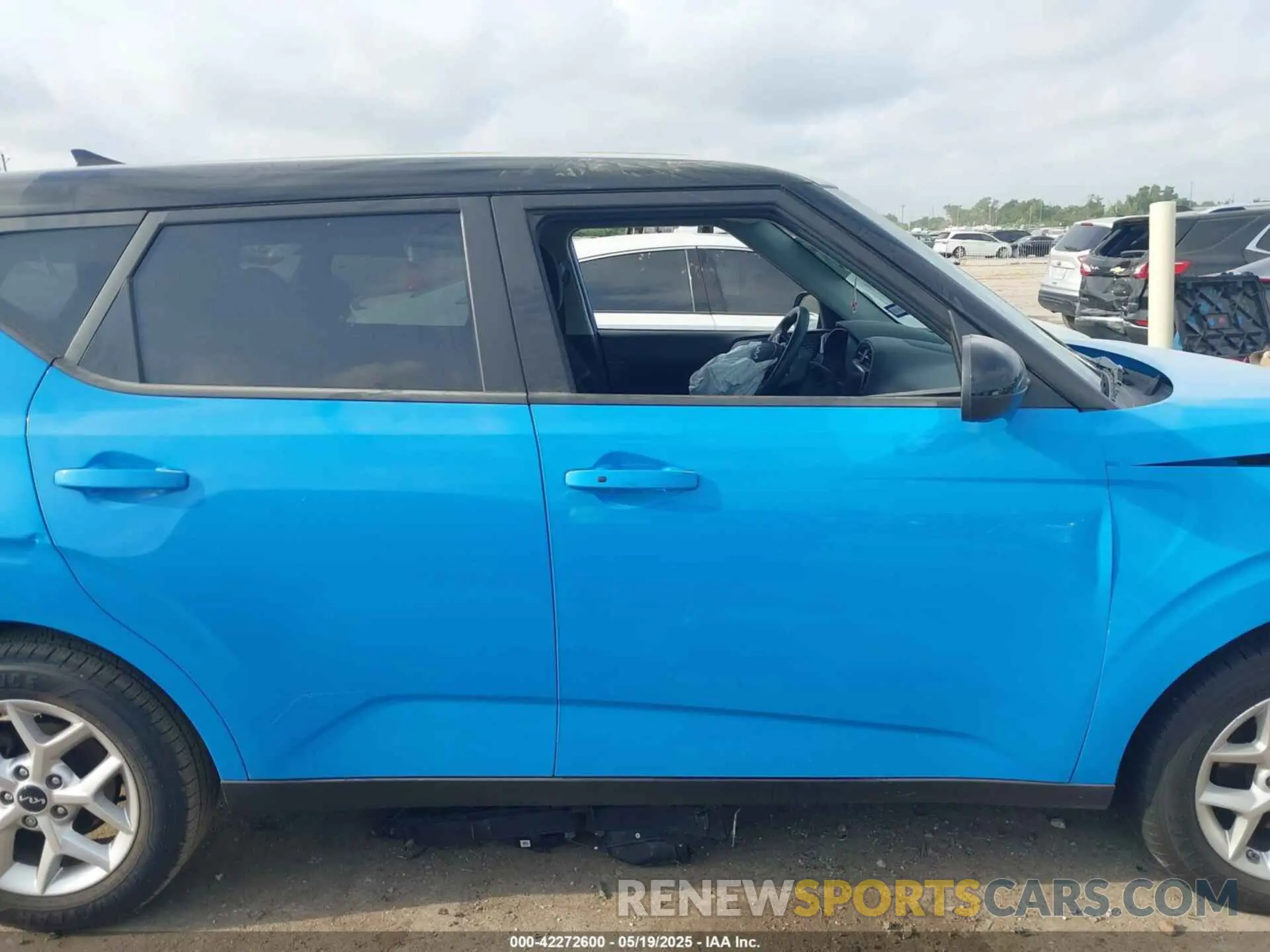 12 Photograph of a damaged car KNDJ23AU2P7202289 KIA SOUL 2023