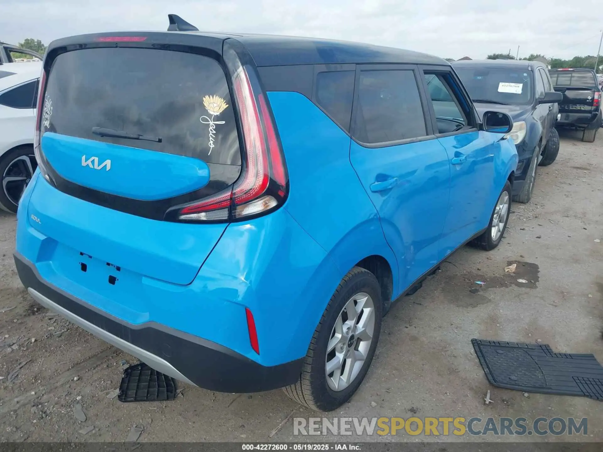 4 Photograph of a damaged car KNDJ23AU2P7202289 KIA SOUL 2023