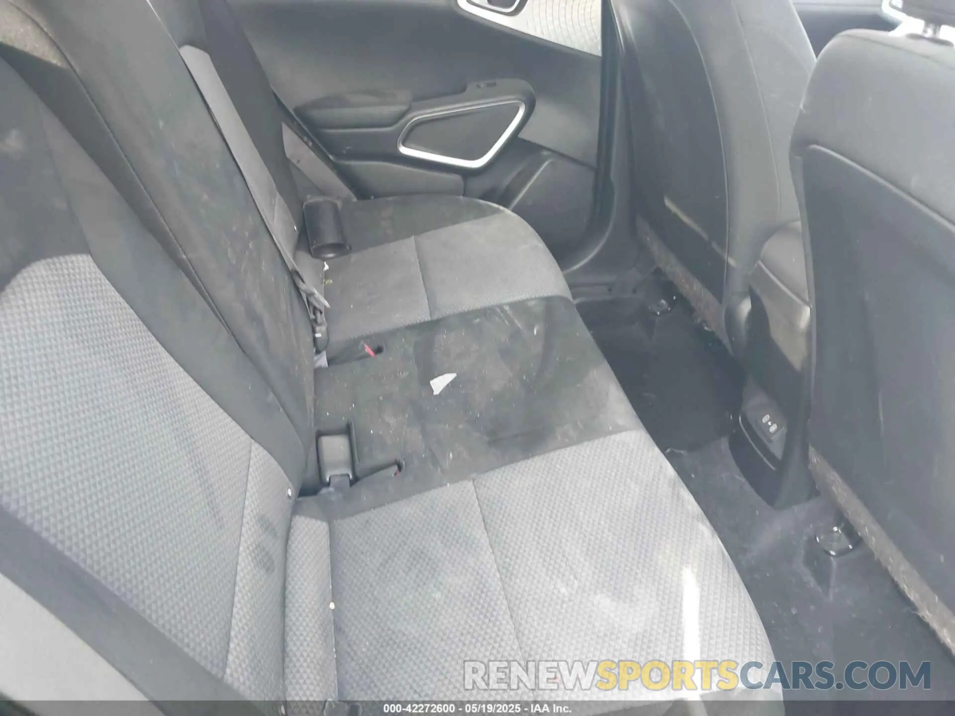 8 Photograph of a damaged car KNDJ23AU2P7202289 KIA SOUL 2023