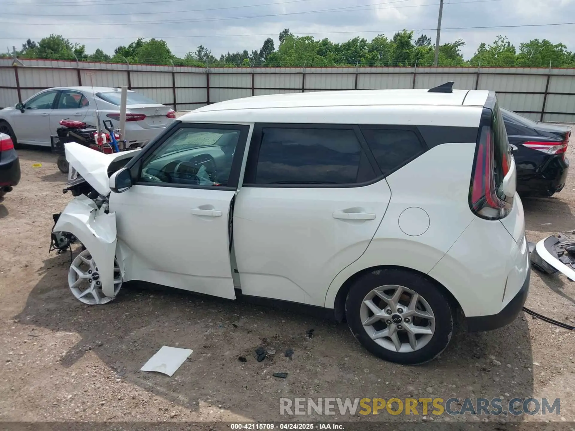 15 Photograph of a damaged car KNDJ23AU2P7851980 KIA SOUL 2023