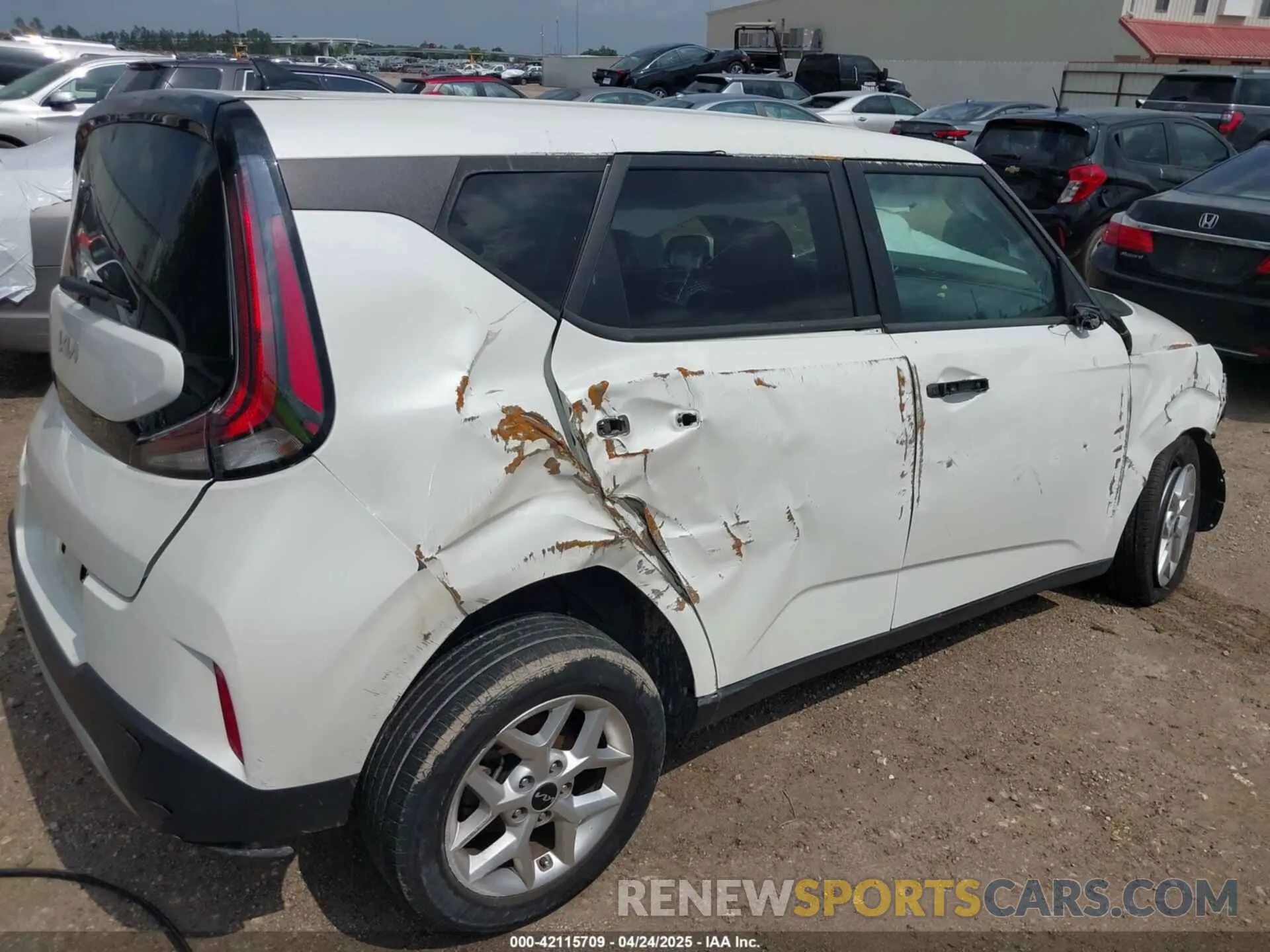 18 Photograph of a damaged car KNDJ23AU2P7851980 KIA SOUL 2023