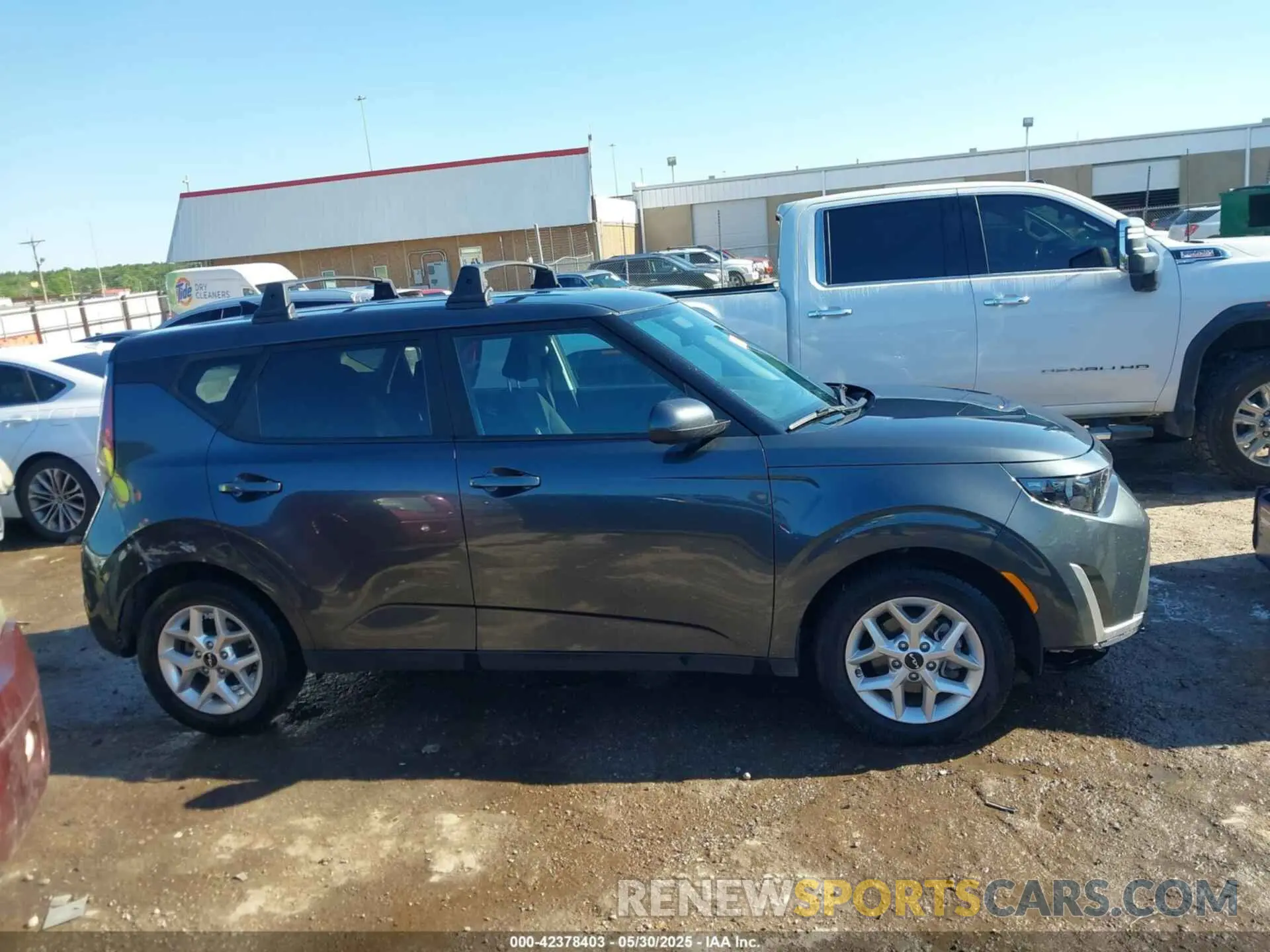 13 Photograph of a damaged car KNDJ23AU4P7212385 KIA SOUL 2023