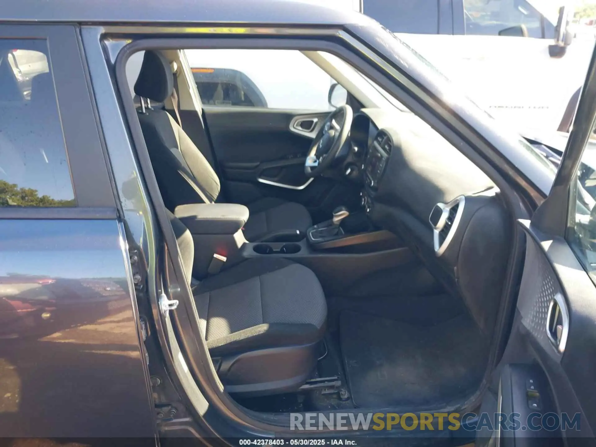 5 Photograph of a damaged car KNDJ23AU4P7212385 KIA SOUL 2023