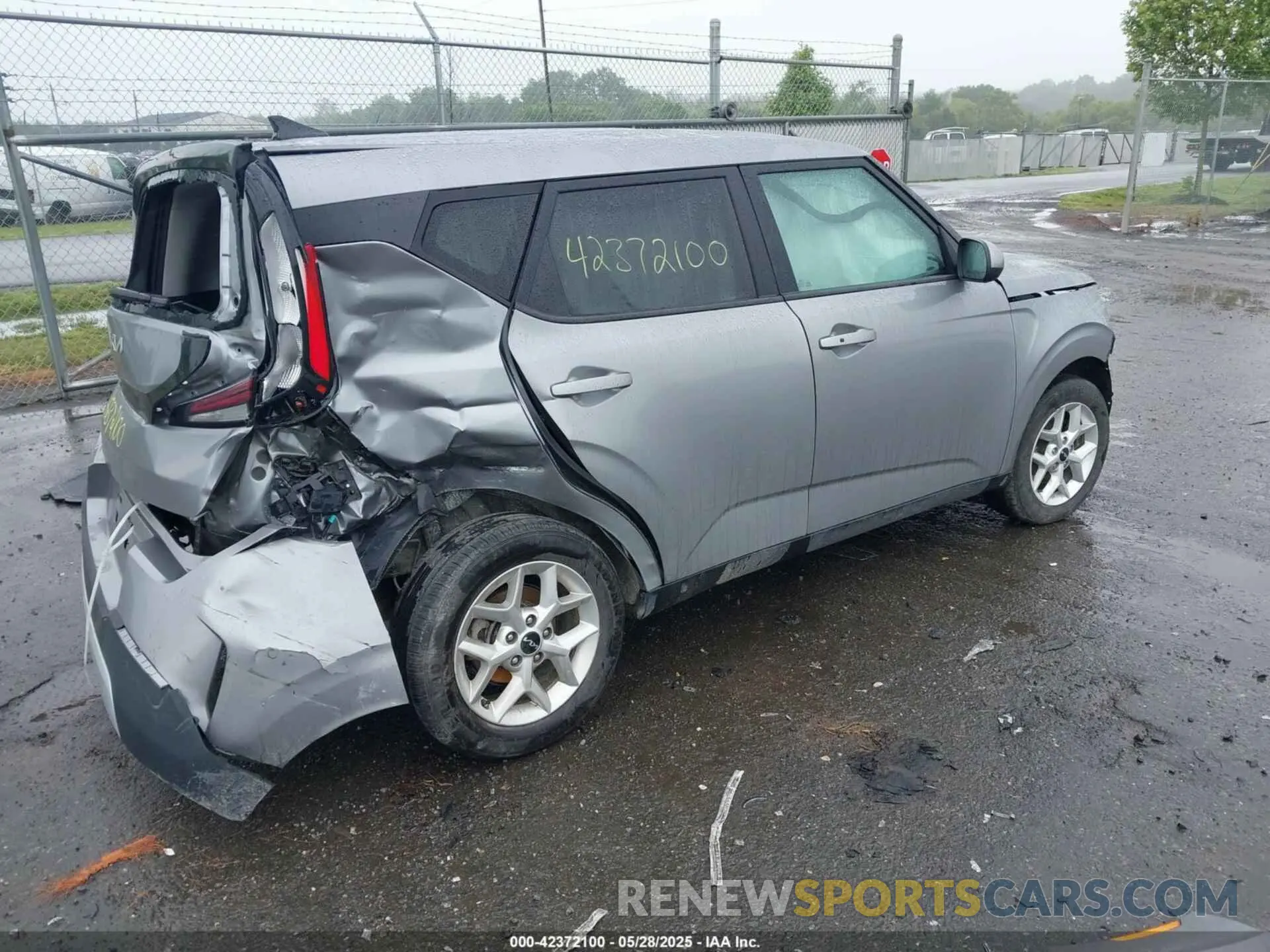 4 Photograph of a damaged car KNDJ23AU6P7850136 KIA SOUL 2023