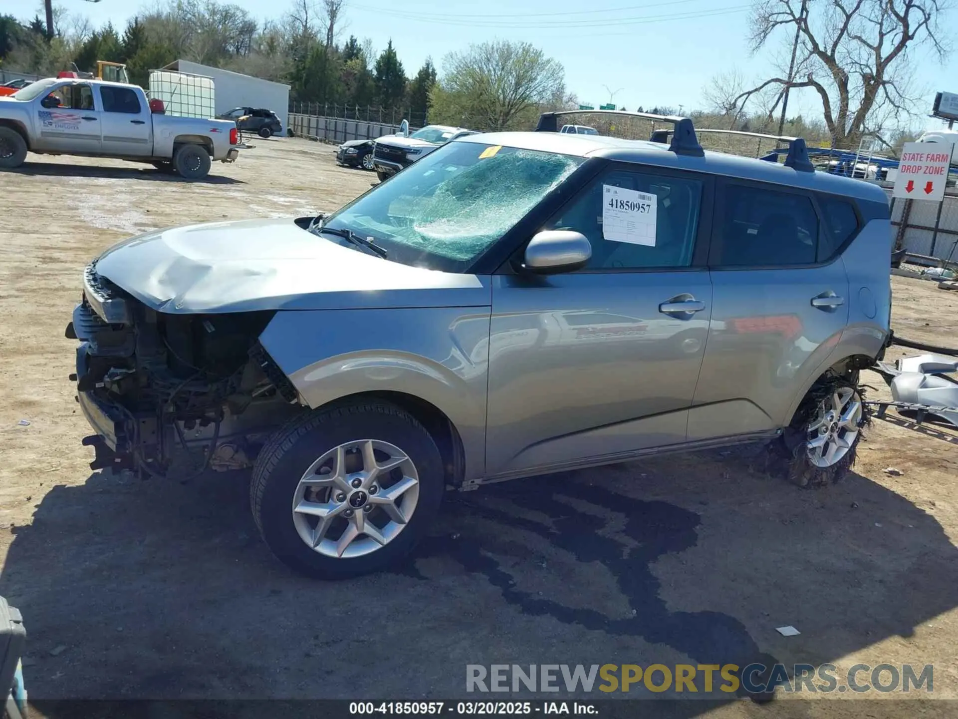 15 Photograph of a damaged car KNDJ23AU6P7856986 KIA SOUL 2023