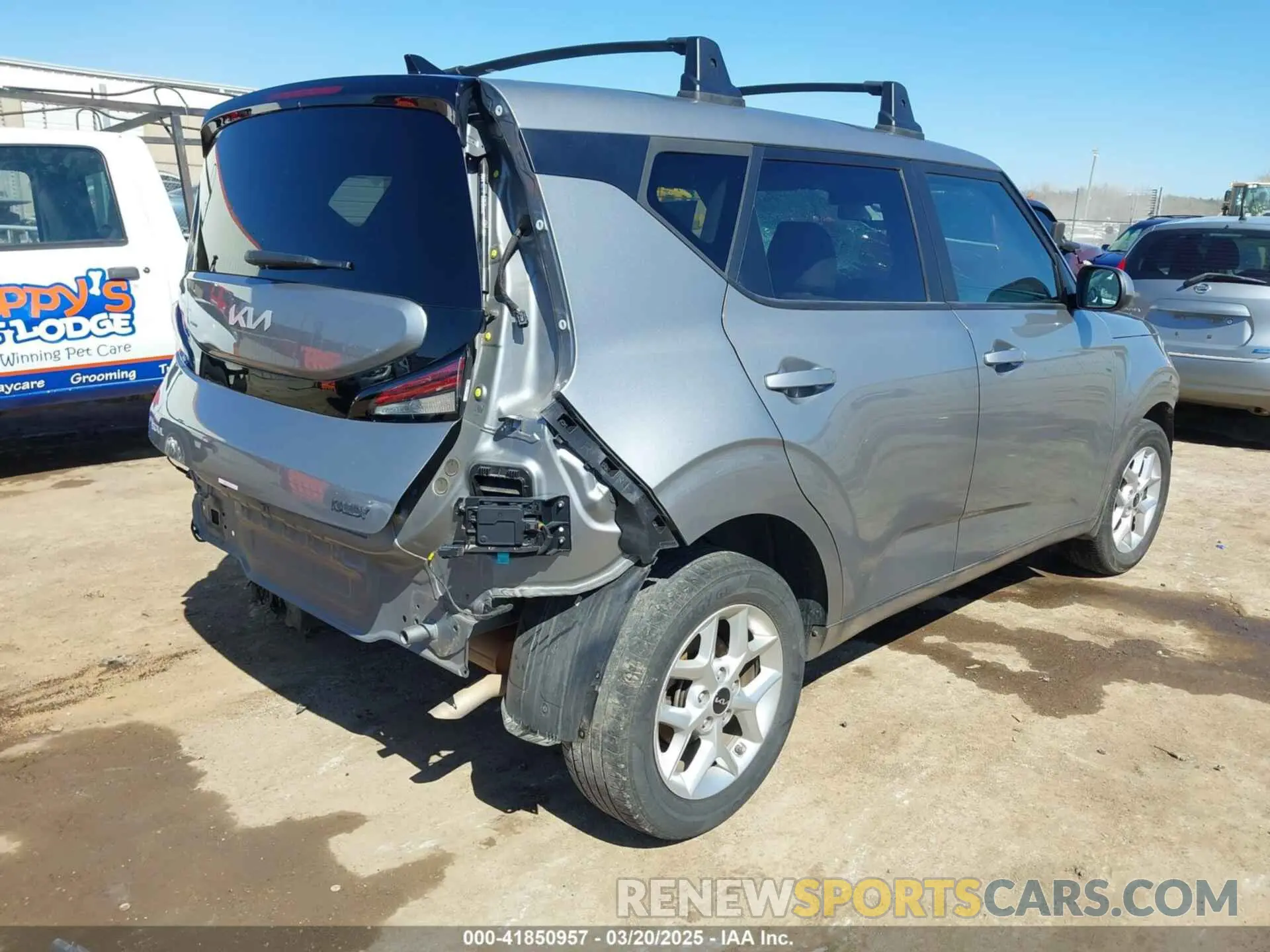 4 Photograph of a damaged car KNDJ23AU6P7856986 KIA SOUL 2023