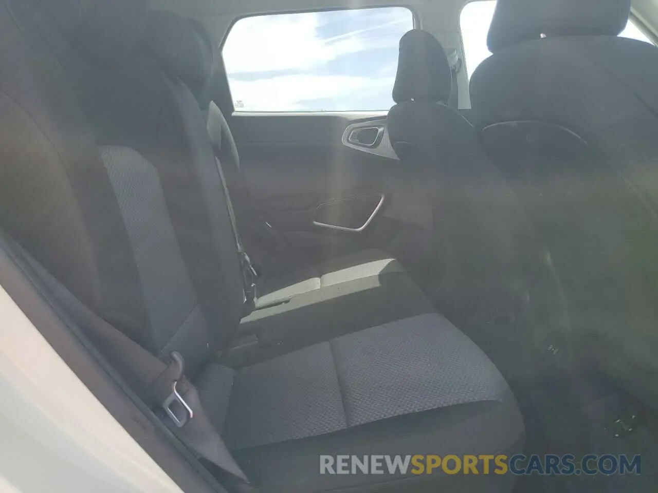 10 Photograph of a damaged car KNDJ23AU7P7190172 KIA SOUL 2023