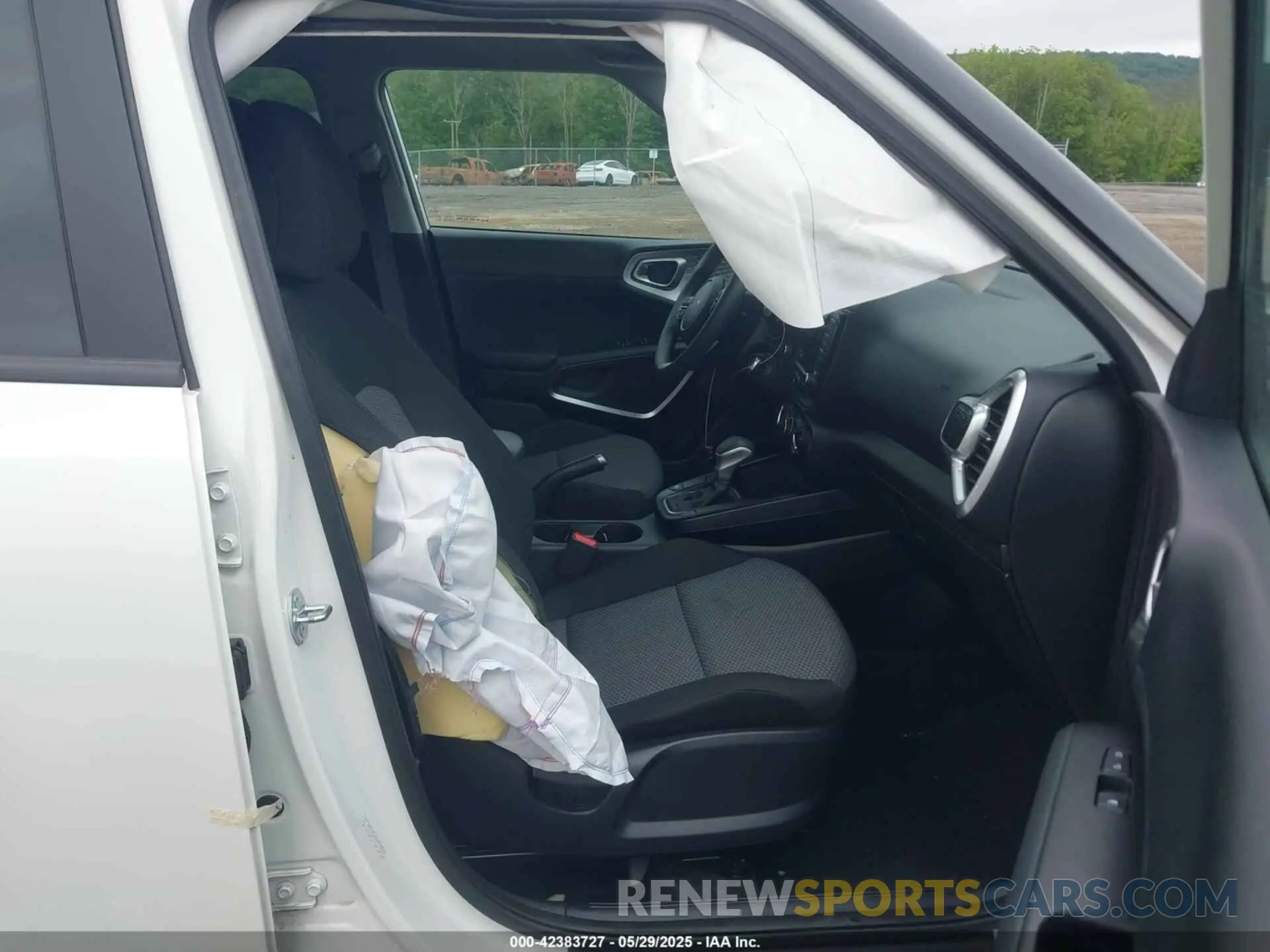 5 Photograph of a damaged car KNDJ23AU7P7875952 KIA SOUL 2023