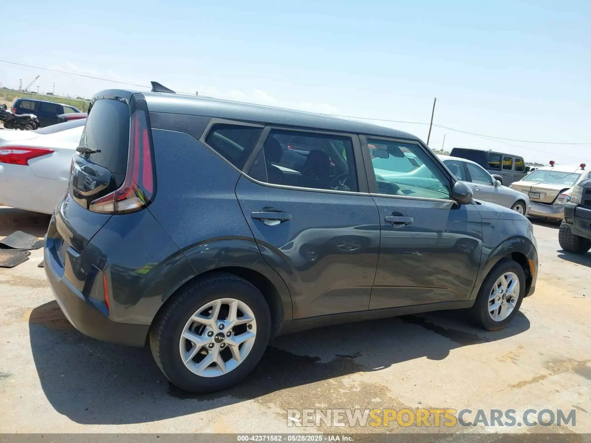 13 Photograph of a damaged car KNDJ23AU7P7882528 KIA SOUL 2023