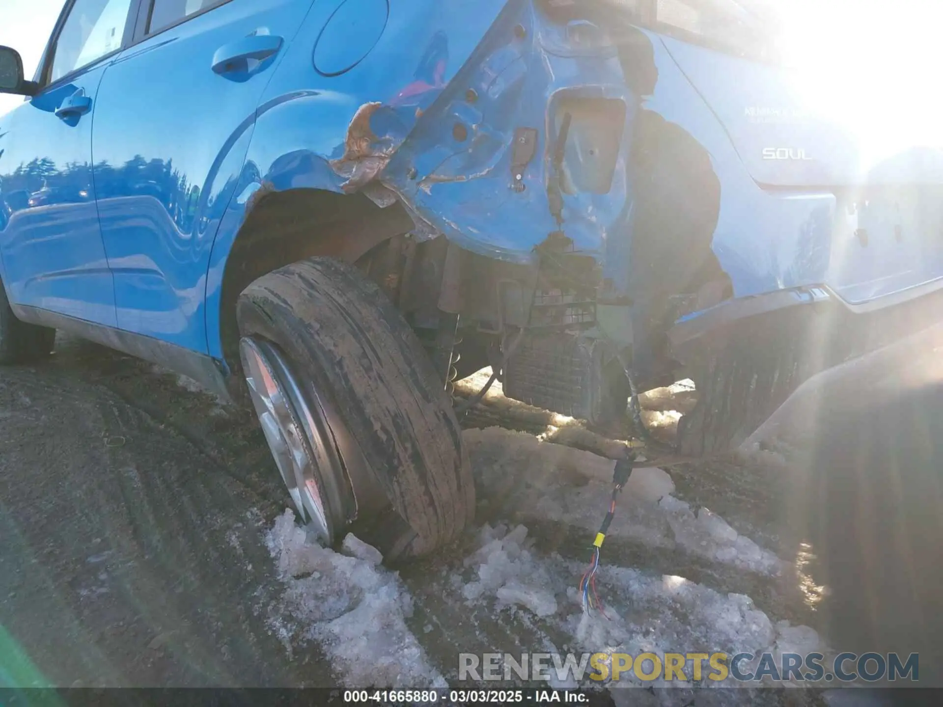 17 Photograph of a damaged car KNDJ23AU8P7209750 KIA SOUL 2023