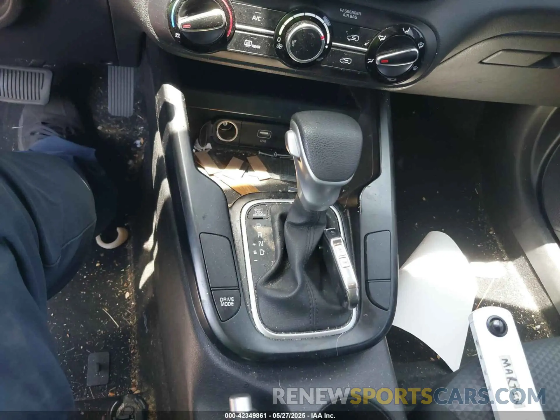 11 Photograph of a damaged car KNDJ23AU8P7859971 KIA SOUL 2023