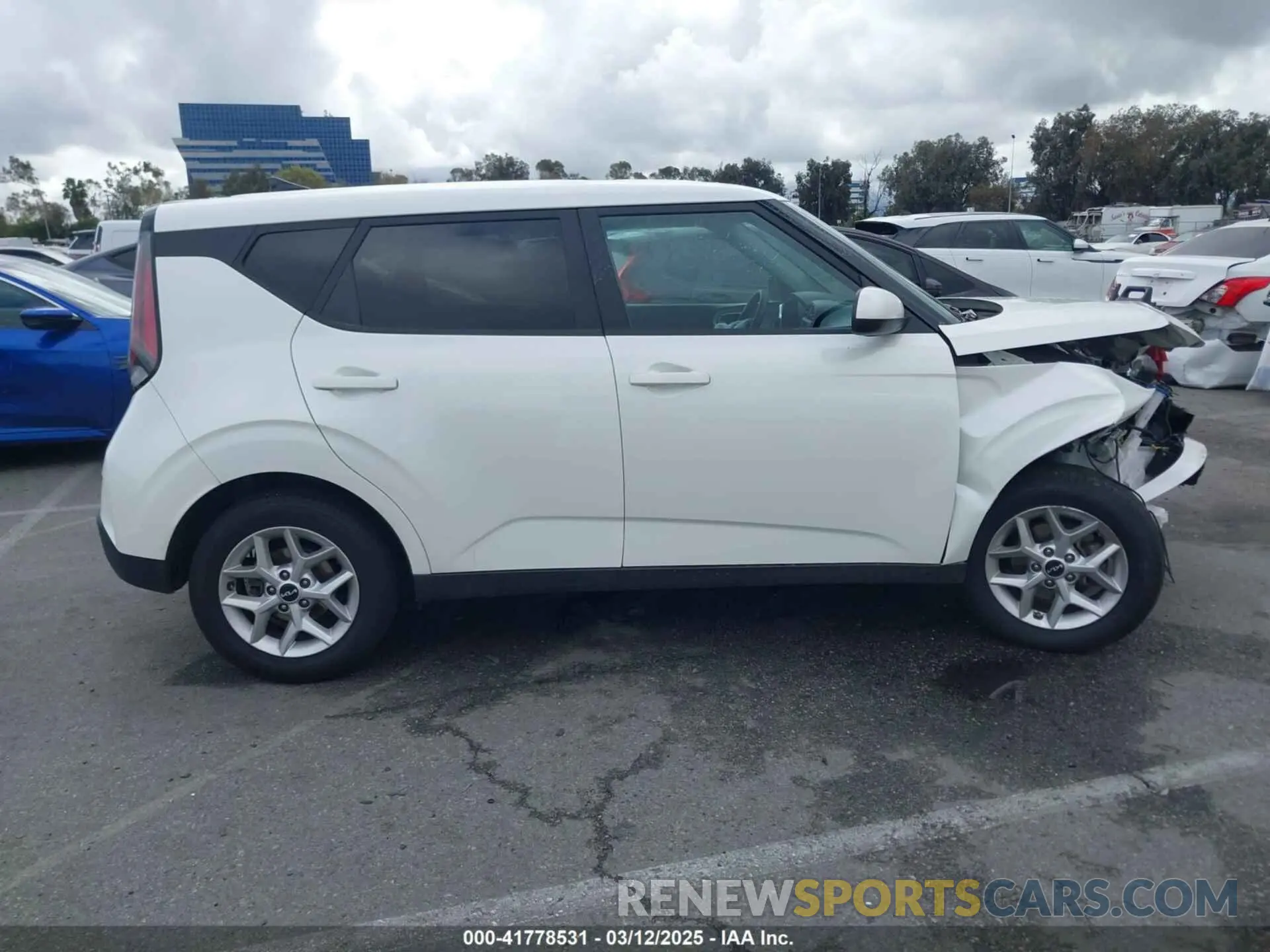 14 Photograph of a damaged car KNDJ23AU8P7884420 KIA SOUL 2023