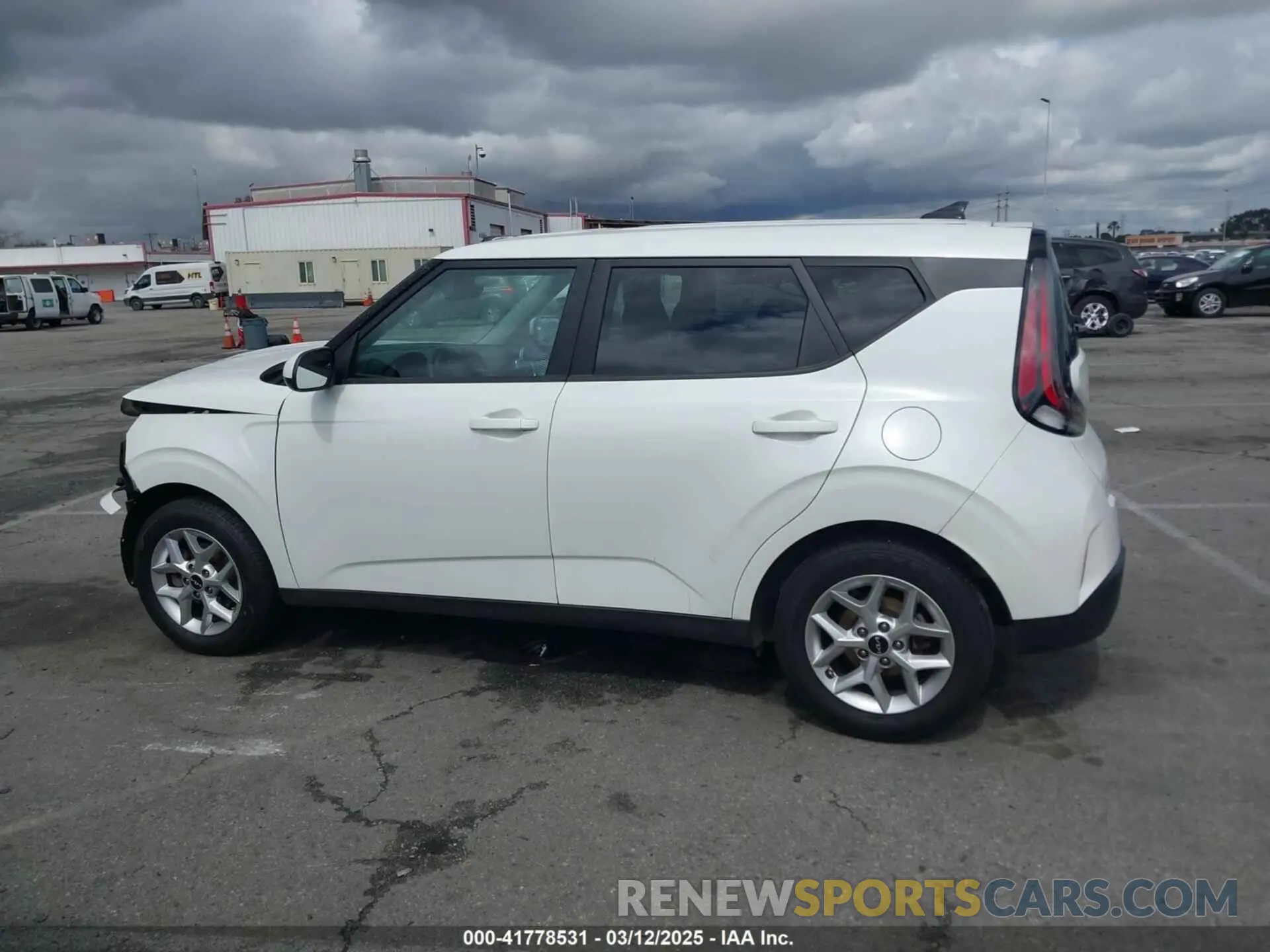 15 Photograph of a damaged car KNDJ23AU8P7884420 KIA SOUL 2023